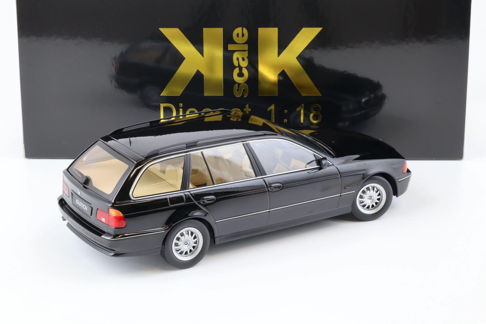 1:18 KK-Scale BMW 5er 520i E39 Touring black 1997