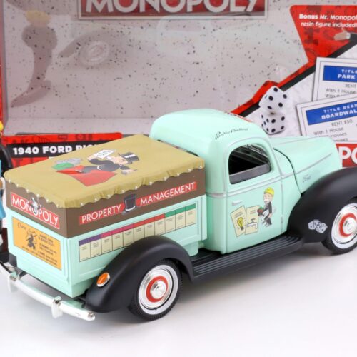 1:18 Auto World 1940 Ford Pickup Property Management Truck Monopoly + Figure
