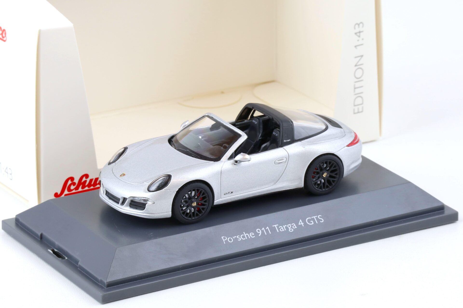 1:43 Schuco Porsche 911 (991) Targa 4 GTS silver metallic