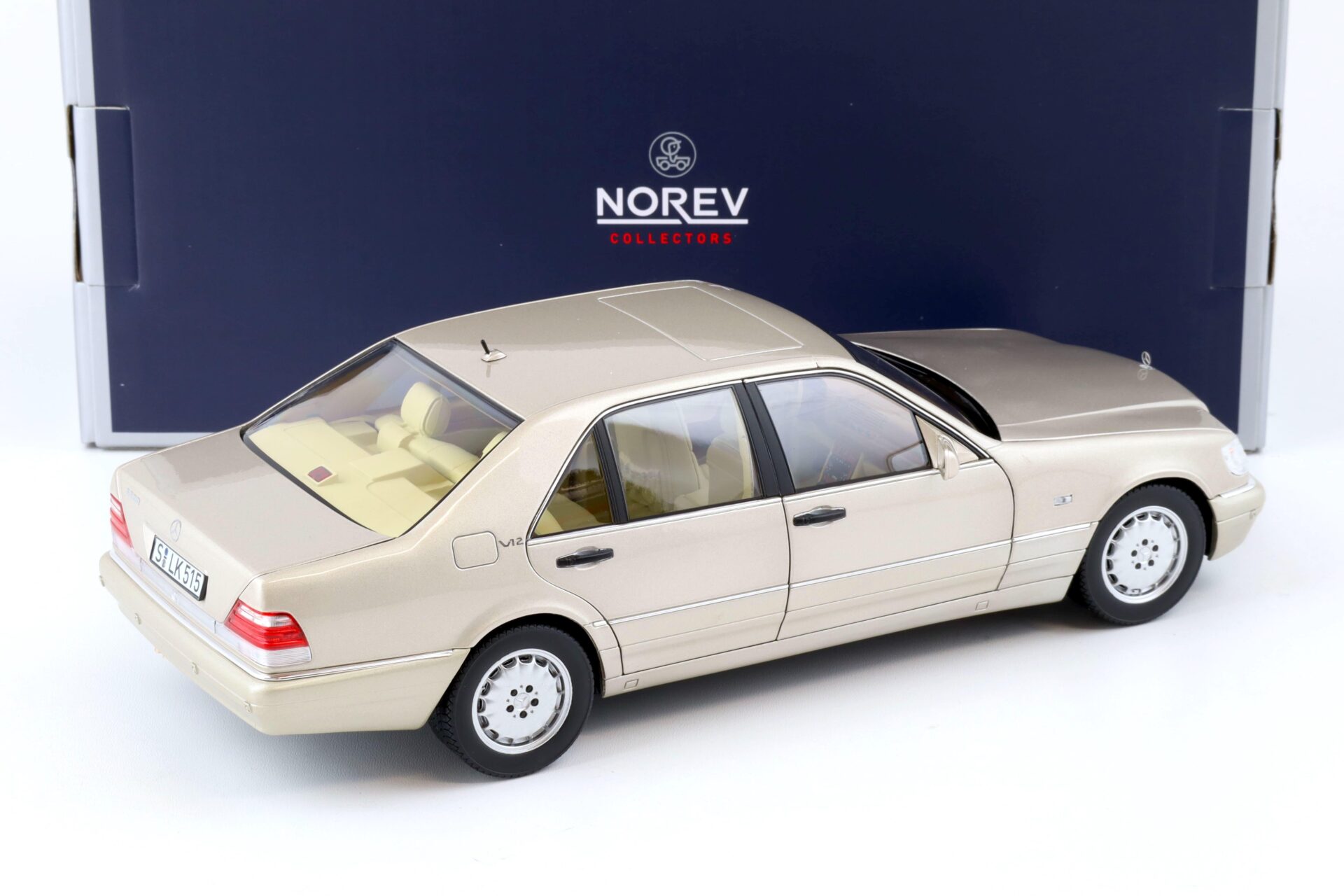 1:18 Norev Mercedes S-Klasse S600 W140 Limousine 1997 Smoke silver metallic