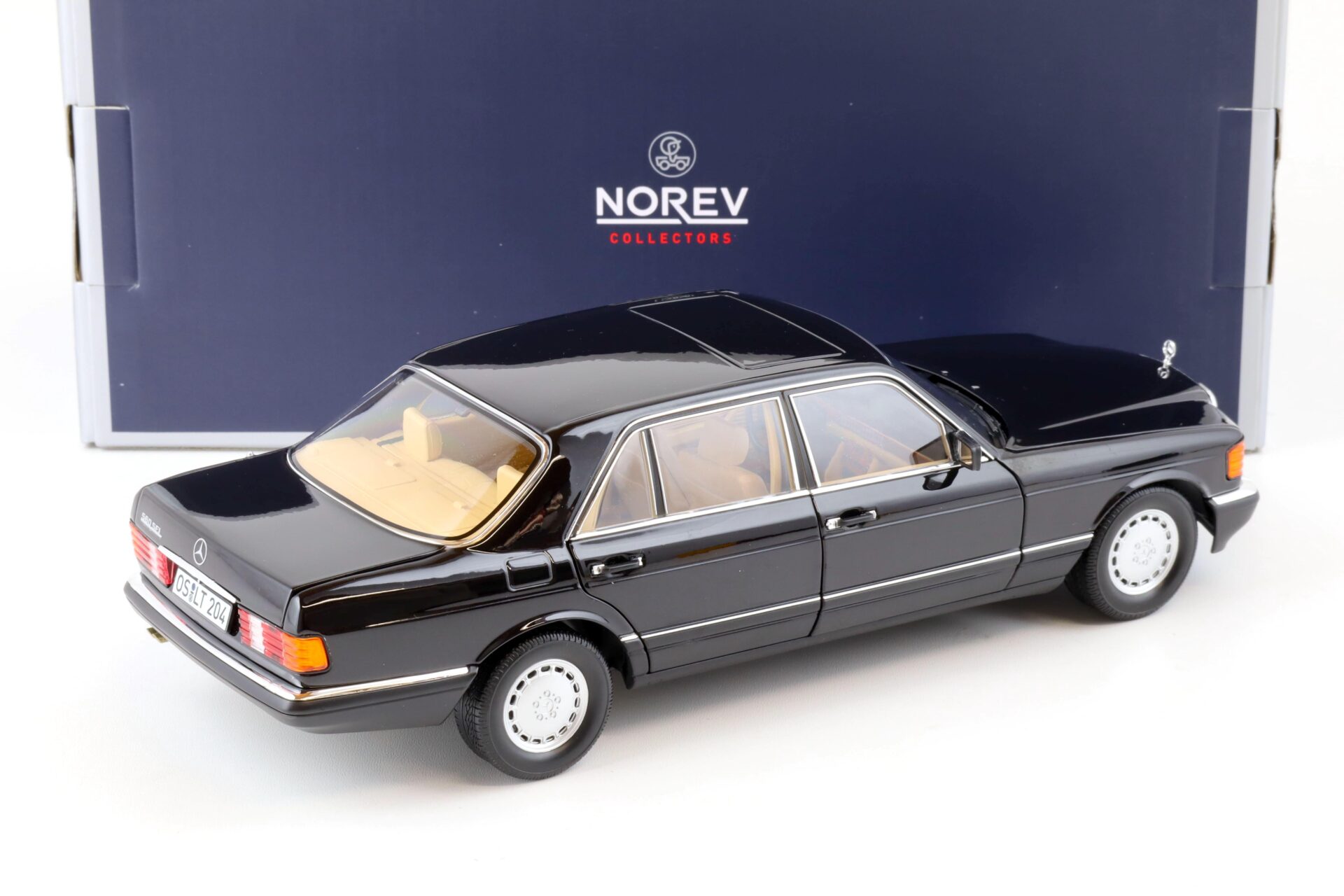 1:18 Norev Mercedes 560 SEL W126 Limousine 1989 black metallic