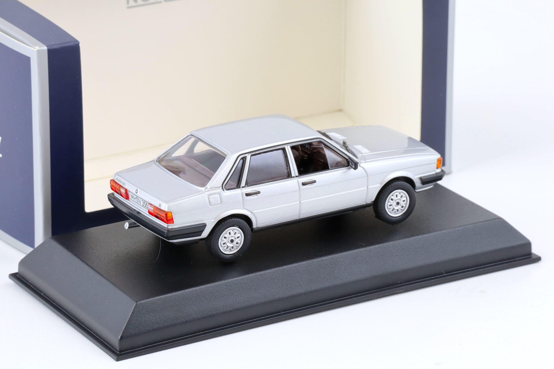 1:43 Norev Audi 80 S Limousine B2 silver metallic 1979