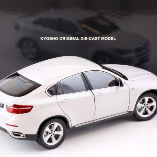 1:18 Kyosho BMW X6 xDrive50i (E71) white 08761W