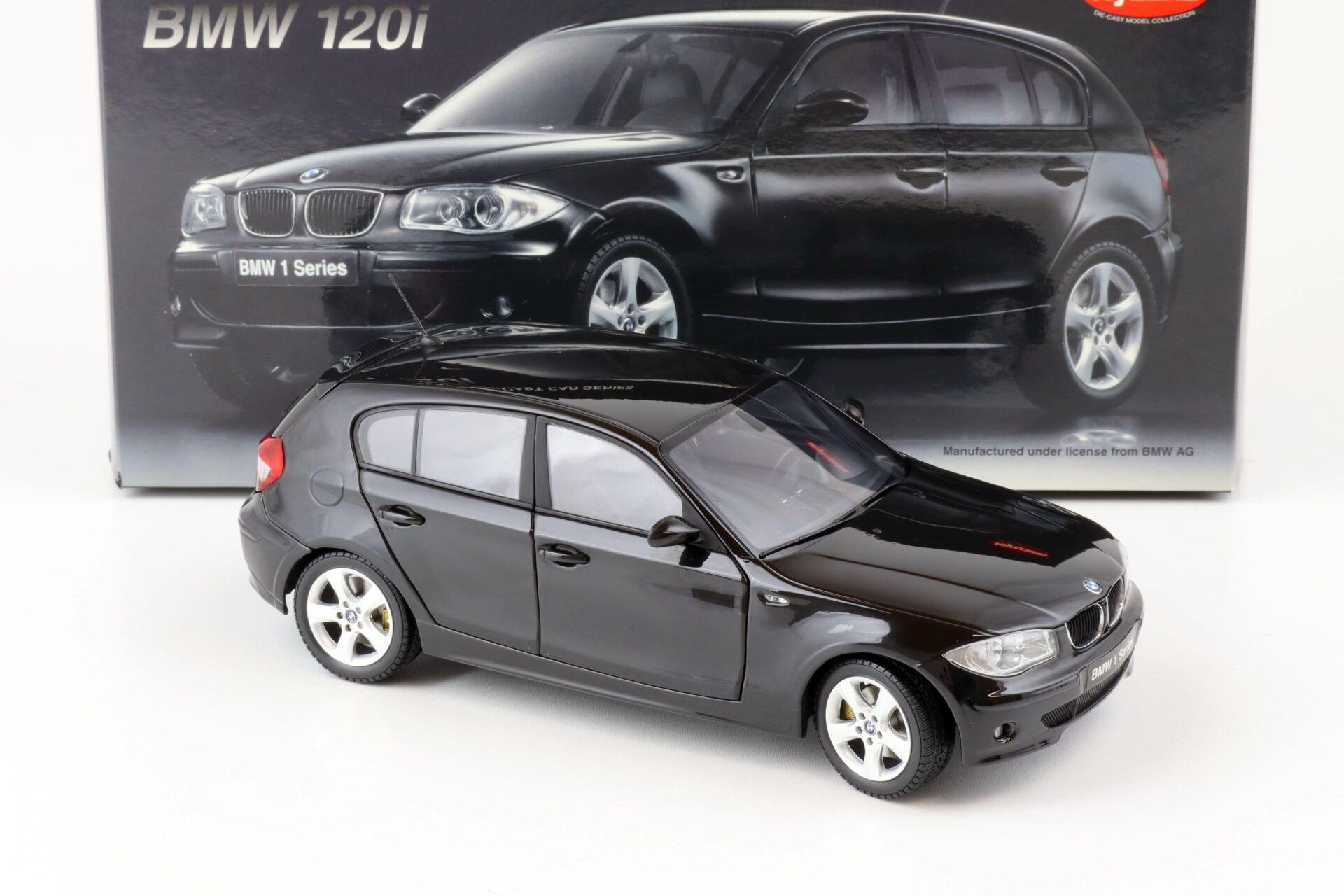 1:18 Kyosho BMW 120i 1er (E87) black 08721BK