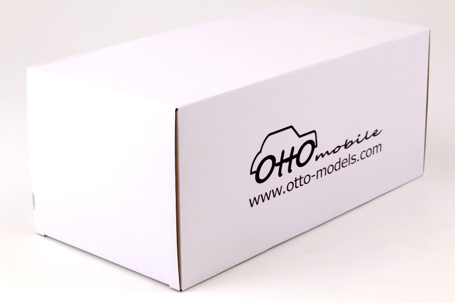 1:18 OTTO mobile OT355 Audi 80 Quattro Competition Limousine 1994 Laser red