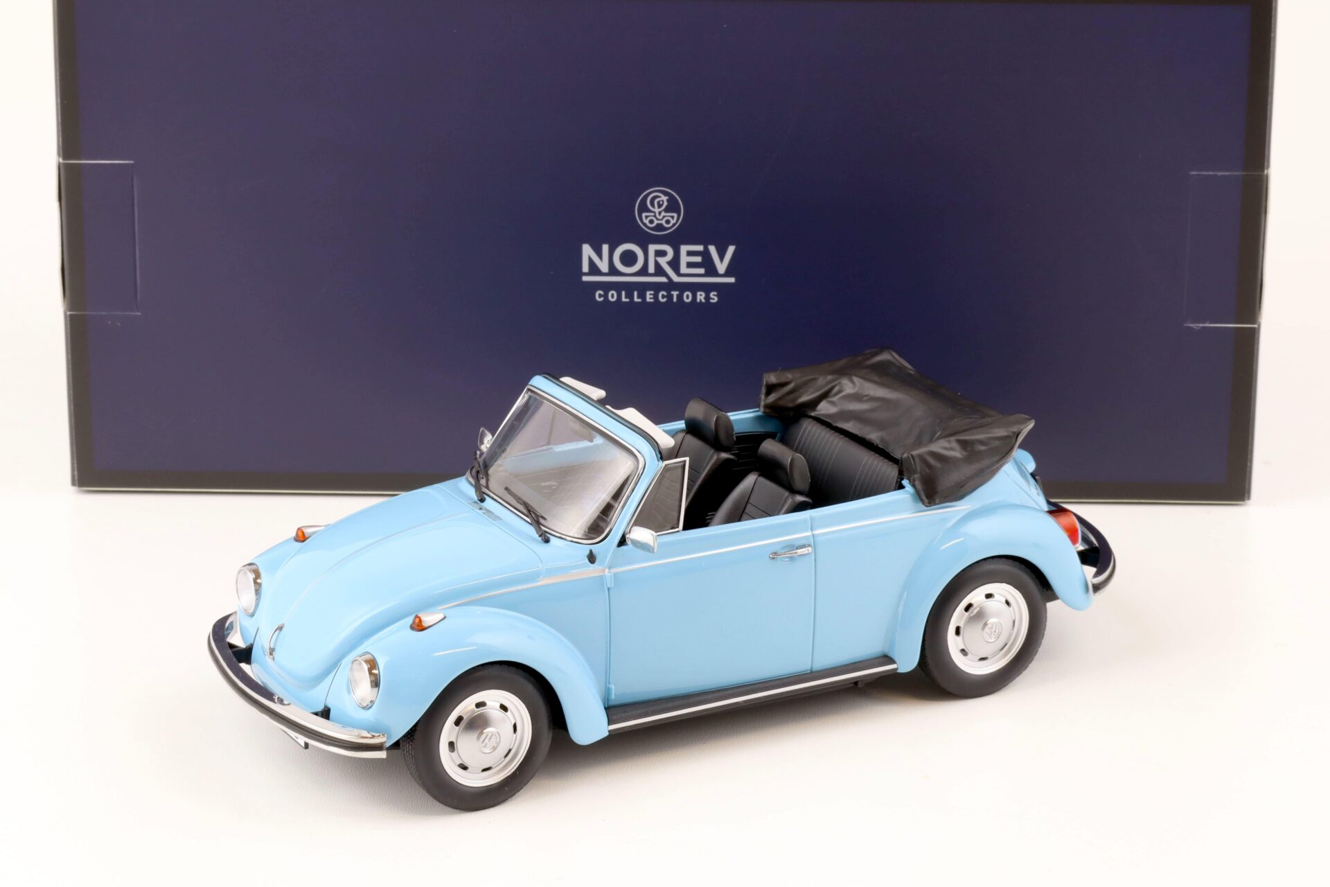 1:18 Norev VW K盲fer 1303 Cabriolet 1973 light blue - Limited 200 pcs.
