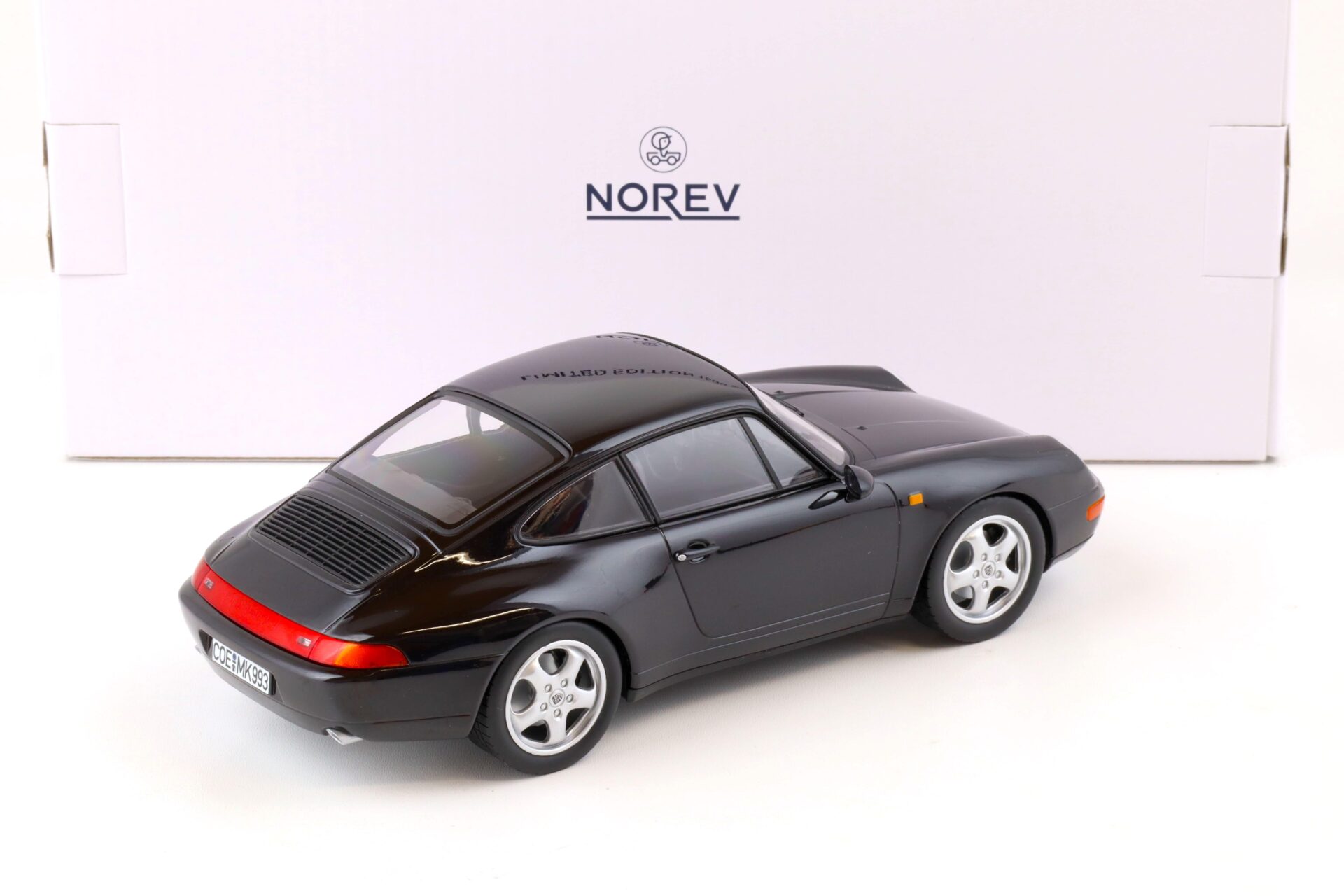 1:18 Norev Porsche 911 (993) Carrera Coupe 1993 black metallic
