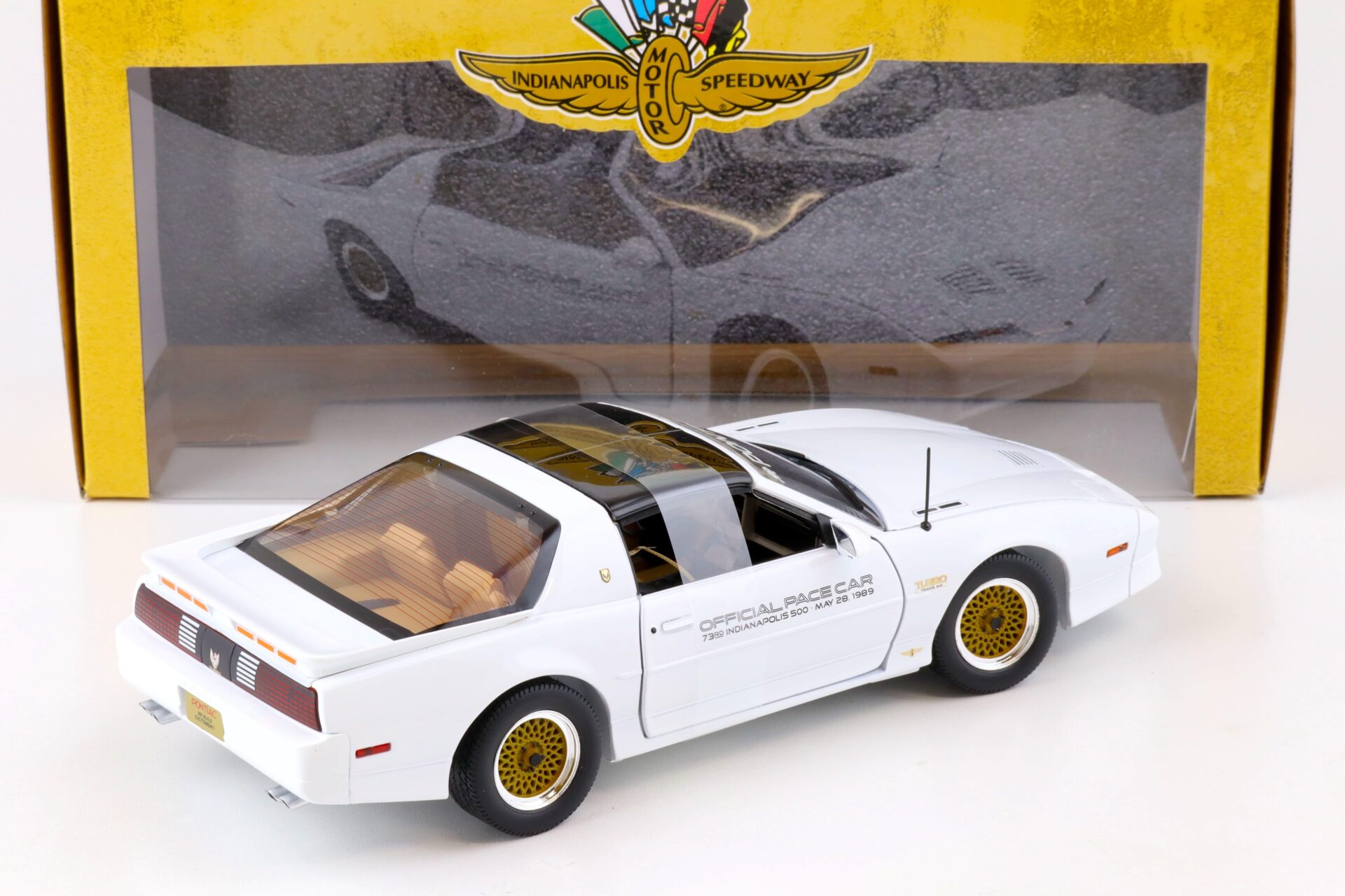 1:18 Greenlight 1989 Pontiac Firebird TTA Turbo Trans Am Official Pace Car white