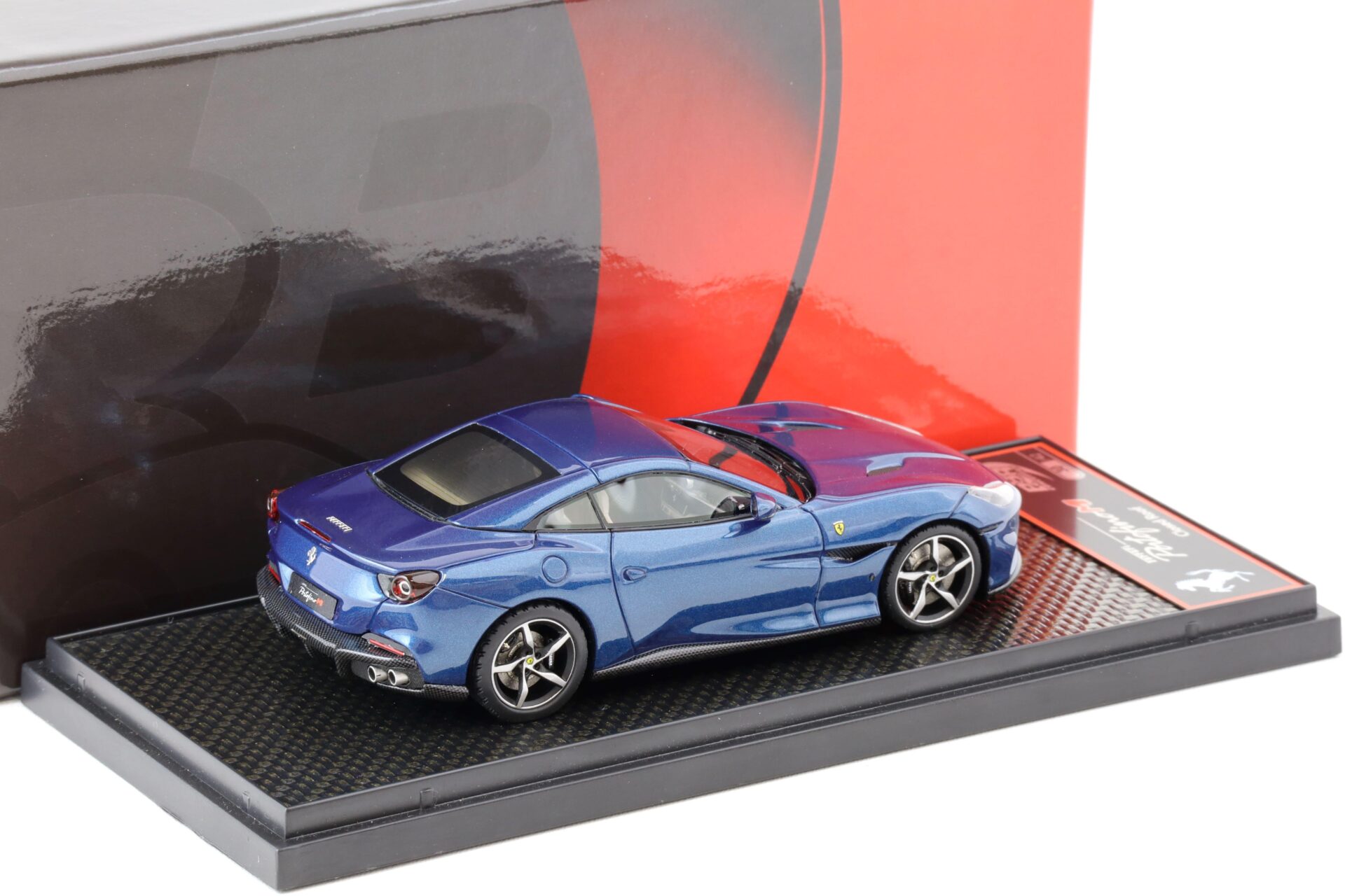 1:43 BBR Ferrari Portofino M Spider tetto chiuso Blu Abu Dhabi - Limited 42 pcs.