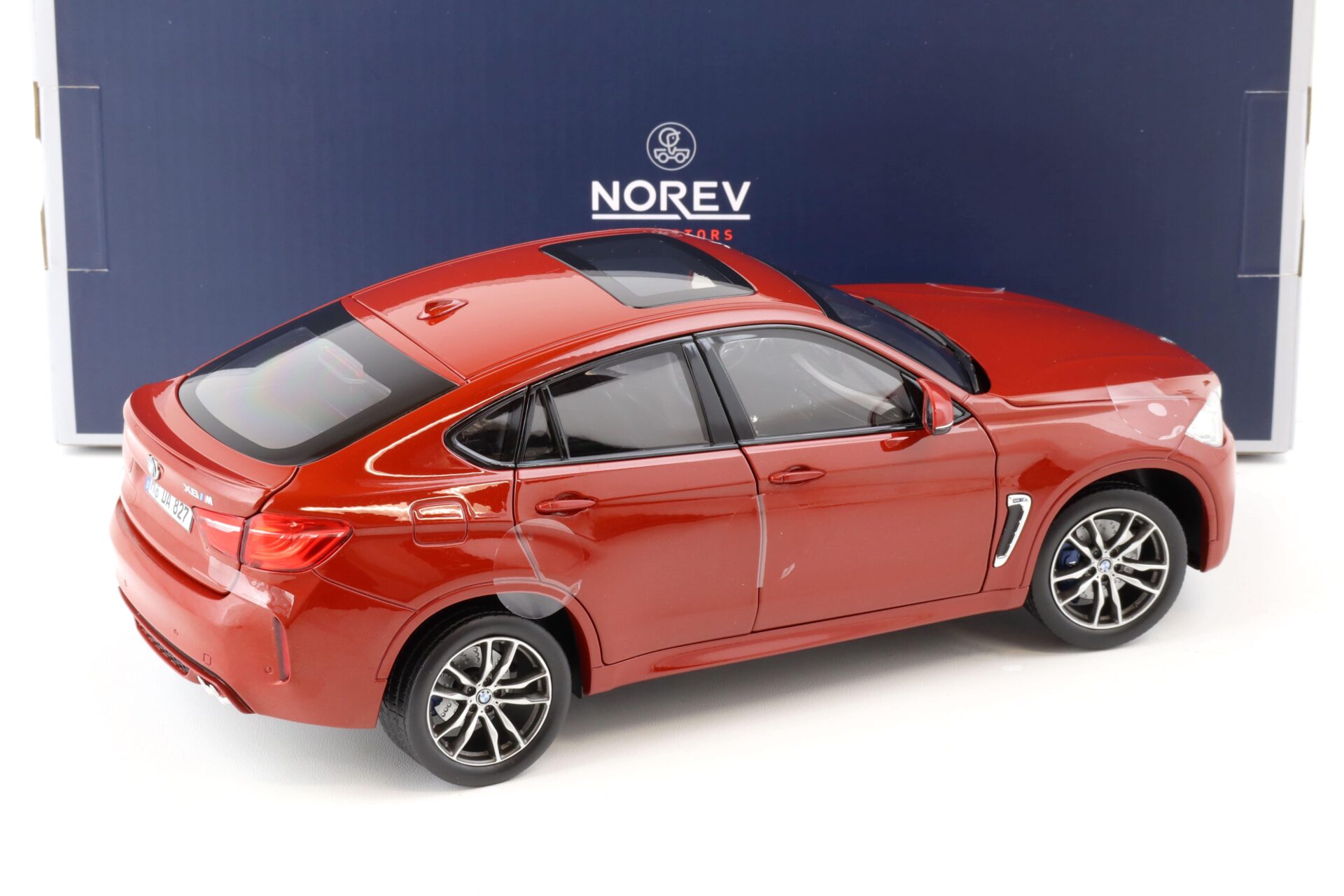 1:18 Norev 2015 BMW X6M (F86) red metallic