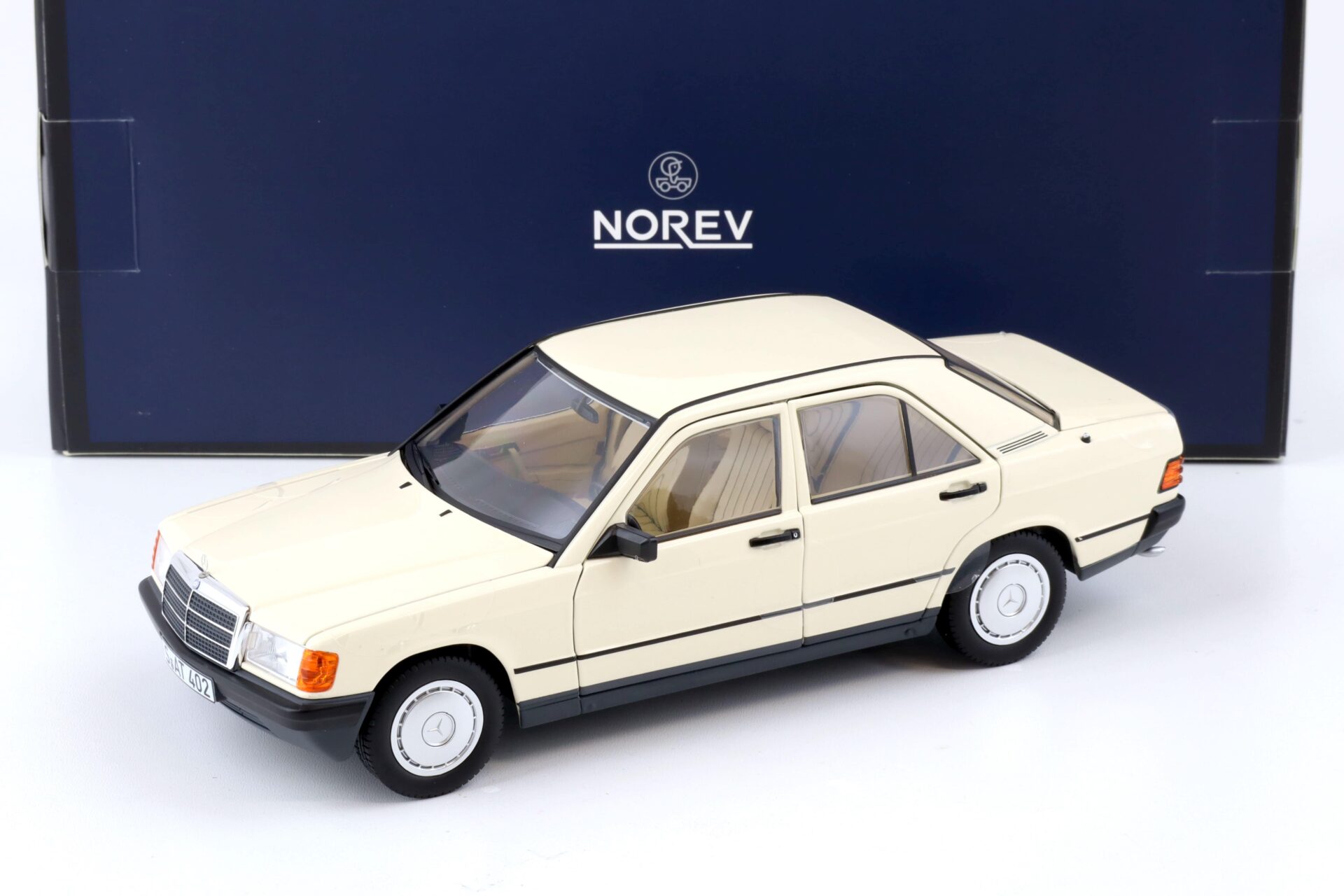 ID 77294 orig.jpg 1:18 Norev 1984 Mercedes-Benz 190 E beige - Limited 200 pcs.