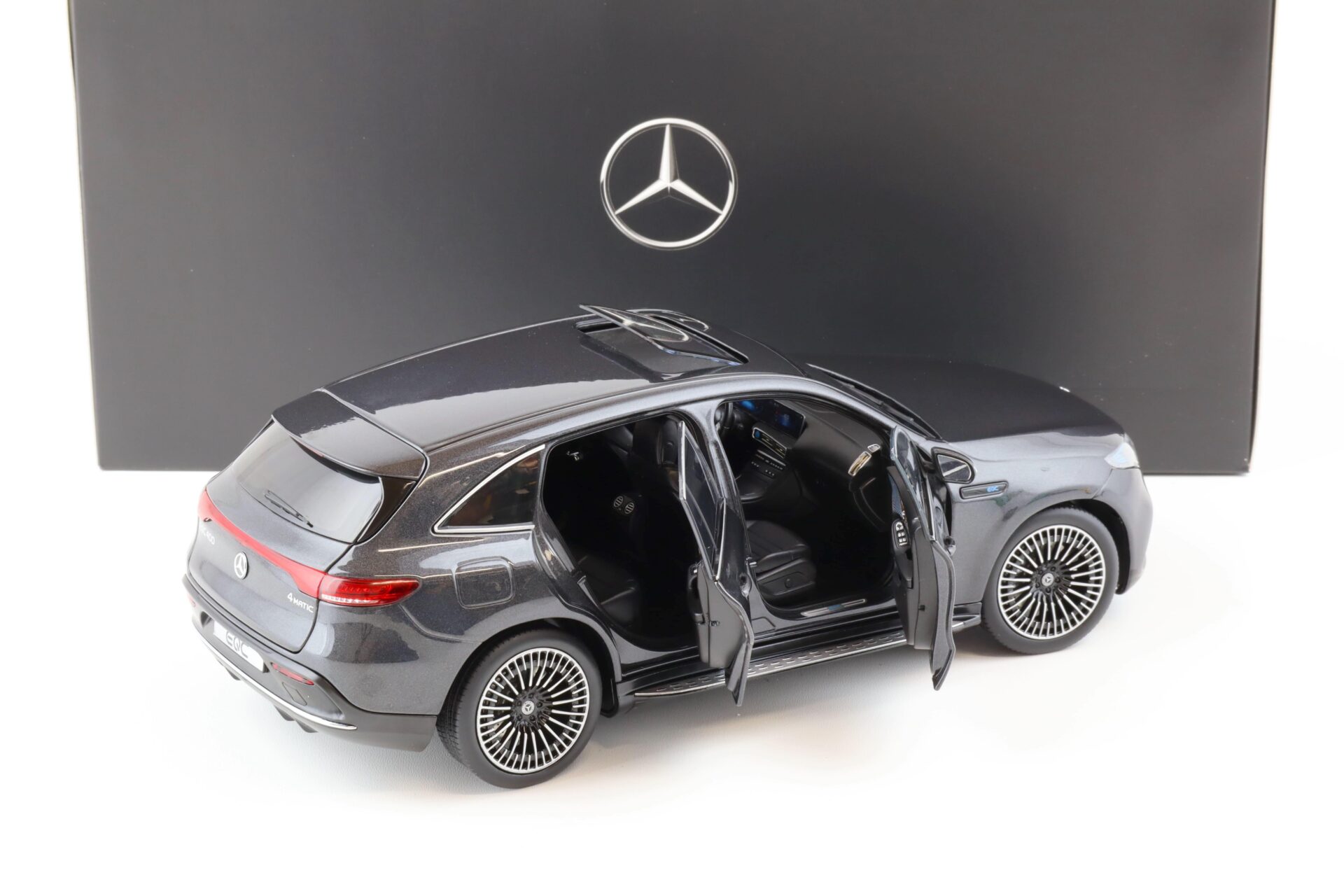 1:18 NZG Mercedes EQC 400 4Matic N293 graphite grey DEALER VERSION