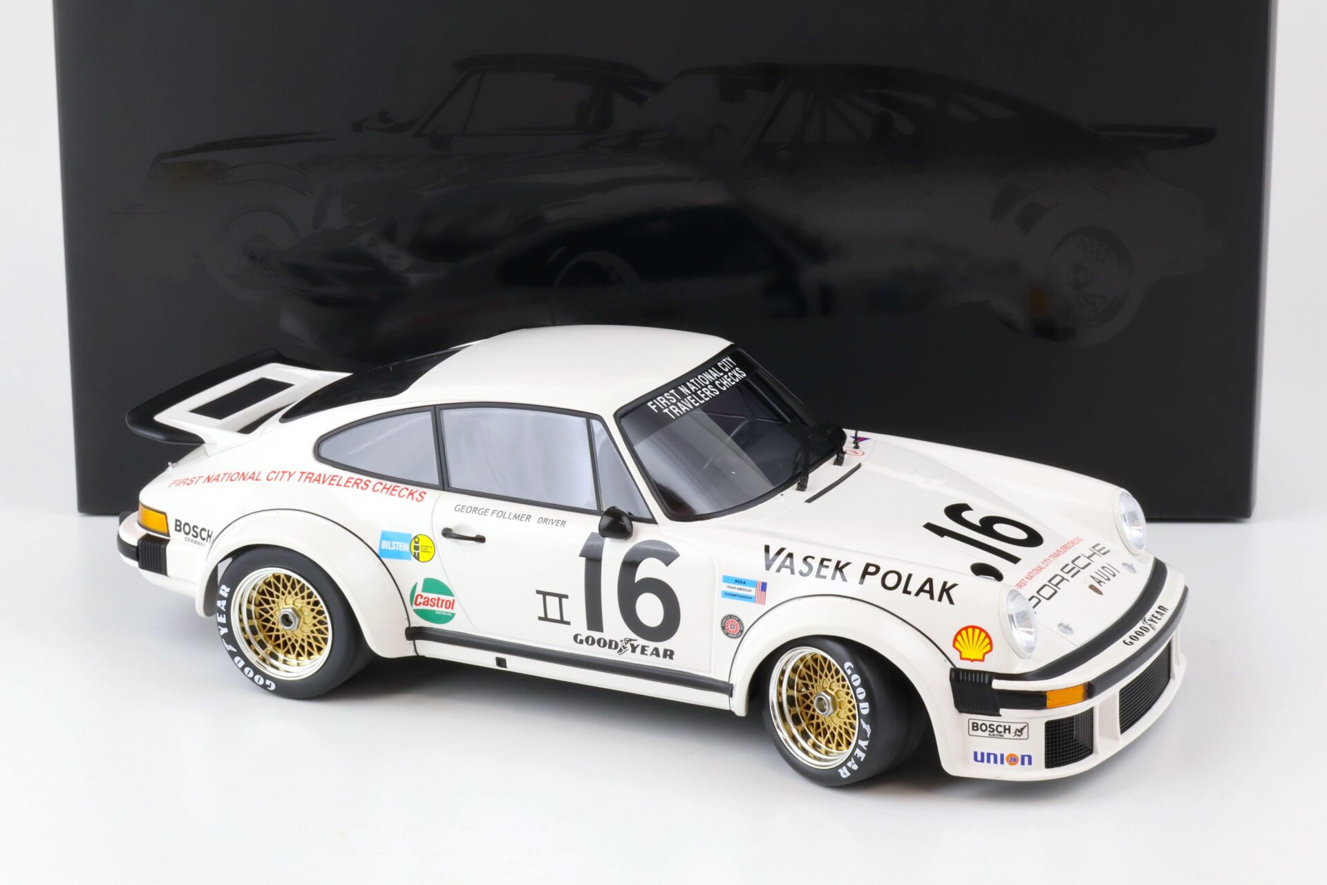 1:12 Minichamps Porsche 934 George Follmer #16 Polak Racing Trans-Am Champion