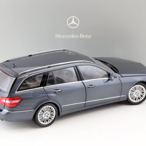 1:18 Minichamps Mercedes E-Klasse T-Modell S212 tenorit grey metallic DEALER VERSION