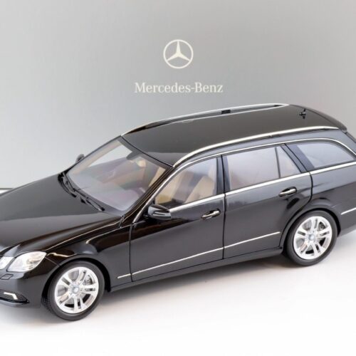 1:18 Minichamps Mercedes E-Klasse T-Modell S212 obsidian black DEALER VERSION
