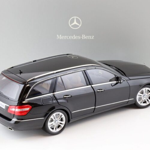1:18 Minichamps Mercedes E-Klasse T-Modell S212 obsidian black DEALER VERSION