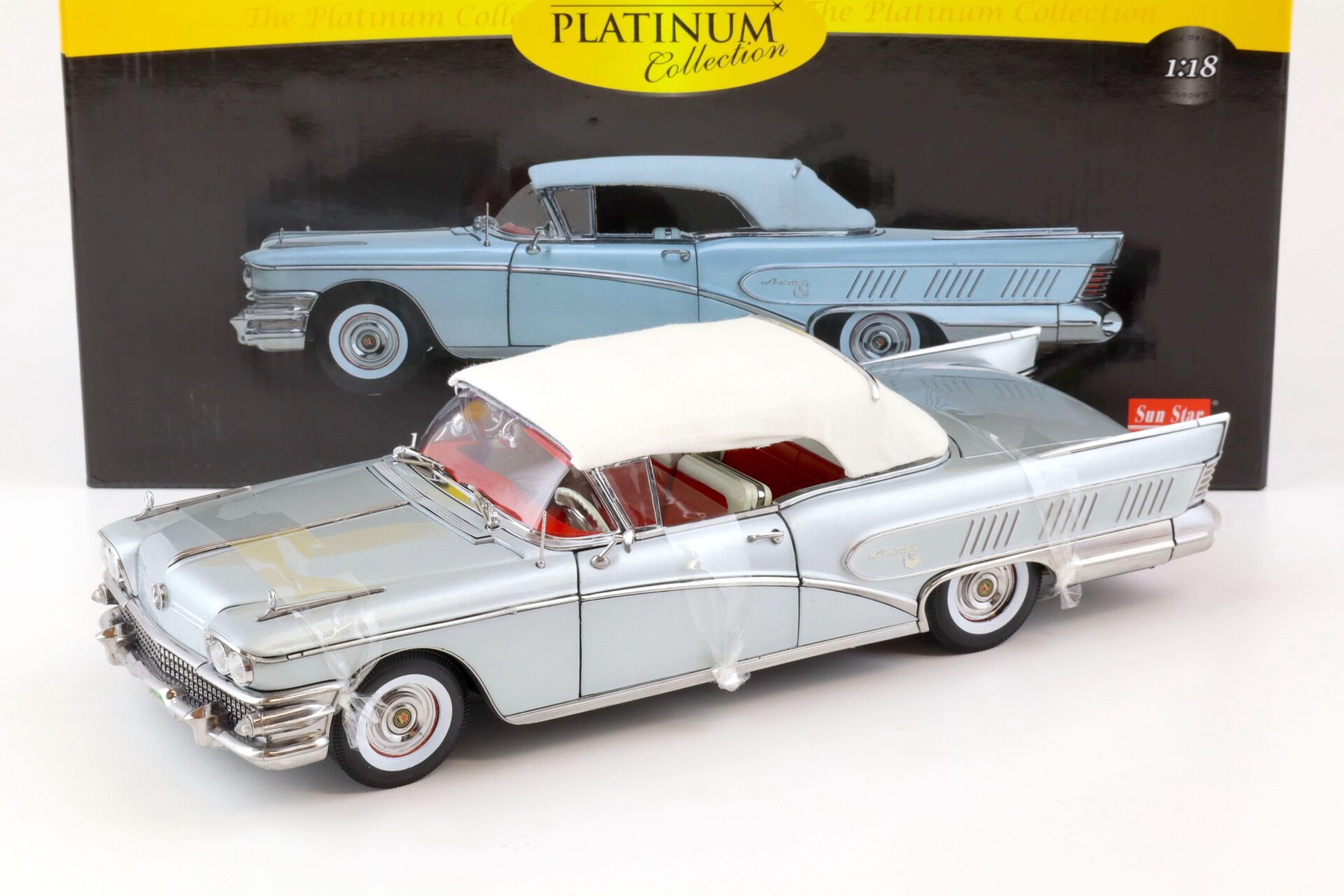 1:18 Sun Star 1958 Buick Limited closed convertible silver mist