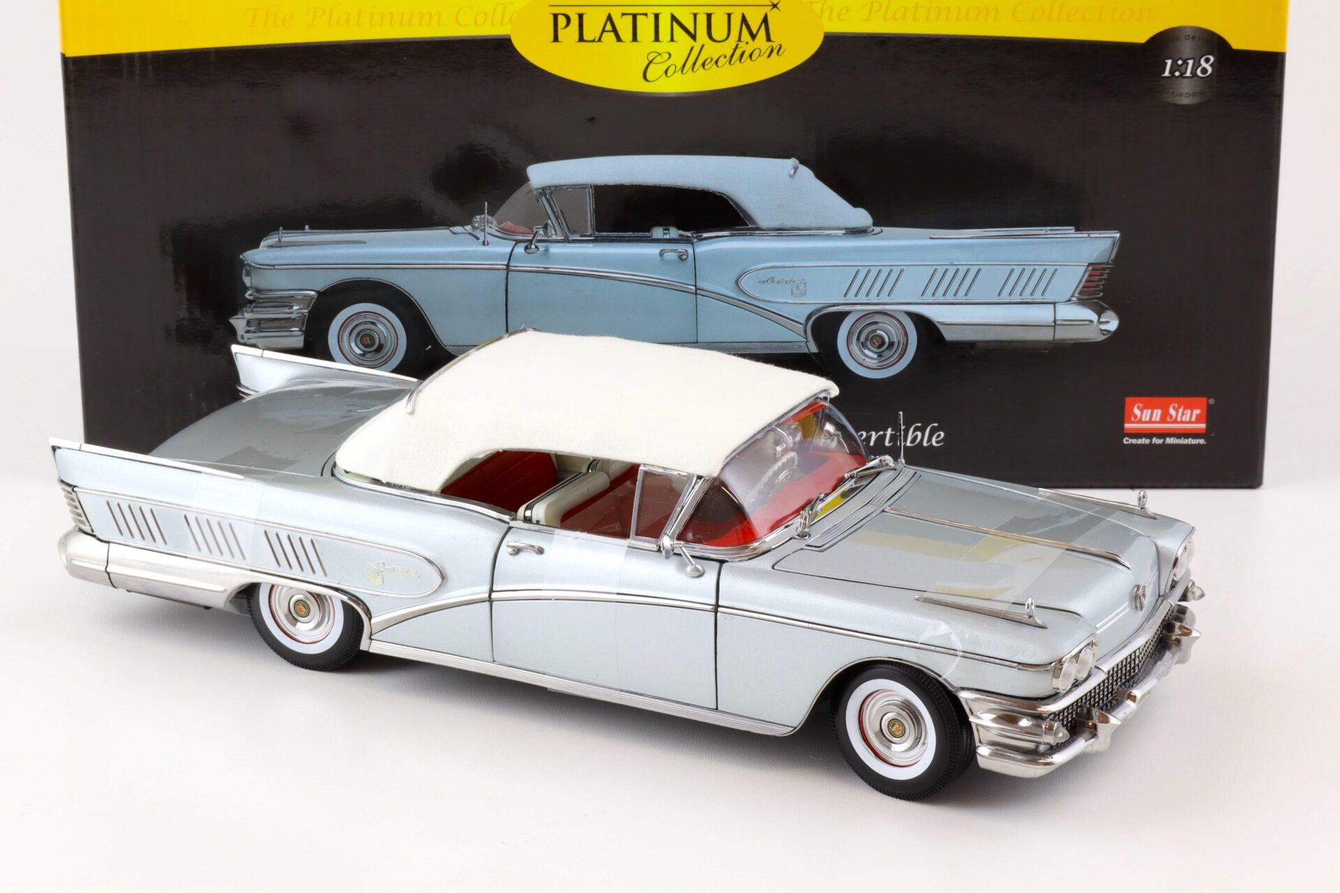 1:18 Sun Star 1958 Buick Limited closed convertible silver mist