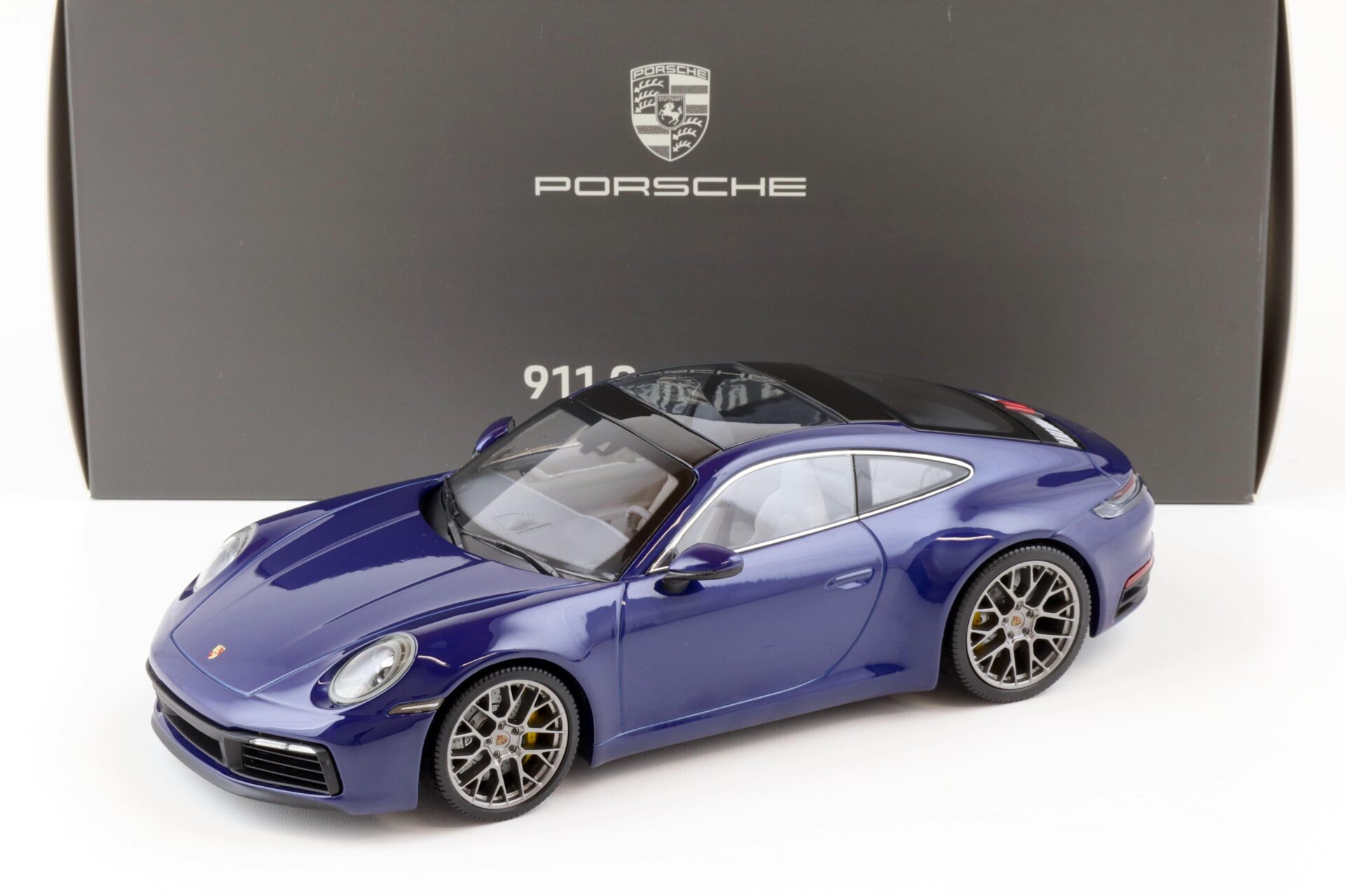 1:18 Minichamps Porsche 911 (992) Carrera 4S Coupe Enzian blue WAP DEALER