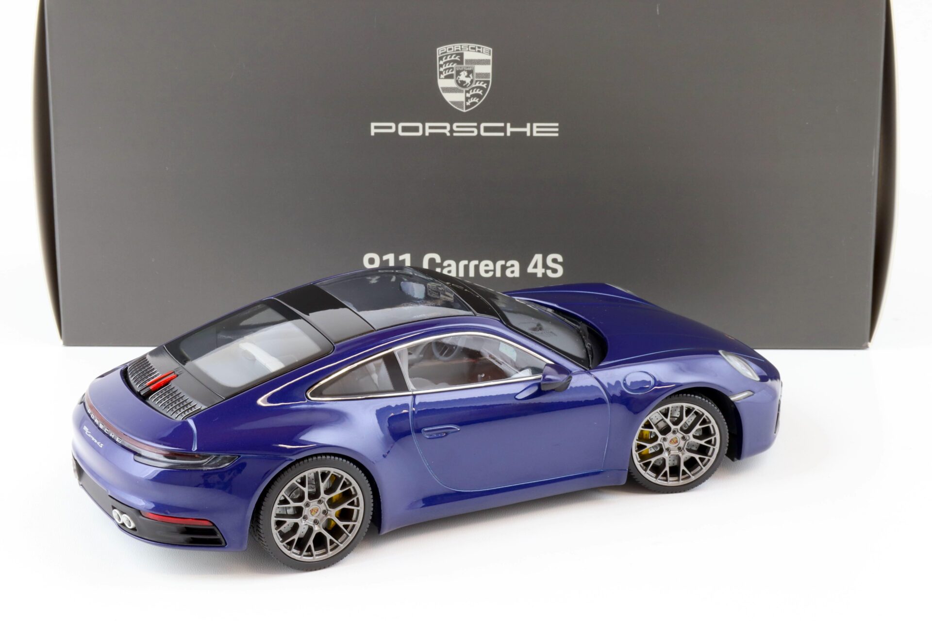 1:18 Minichamps Porsche 911 (992) Carrera 4S Coupe Enzian blue WAP DEALER