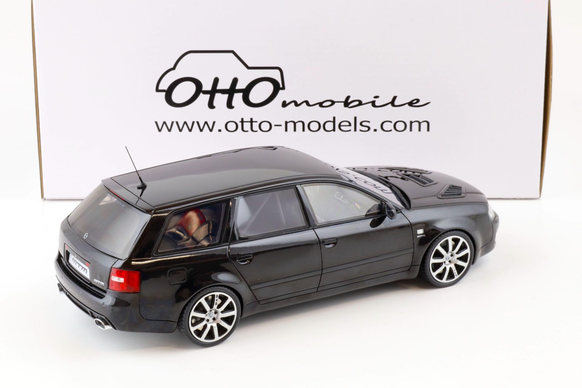 1:18 OTTO mobile OT992 Audi RS6 (C5) Avant Clubsport MTM black 2004