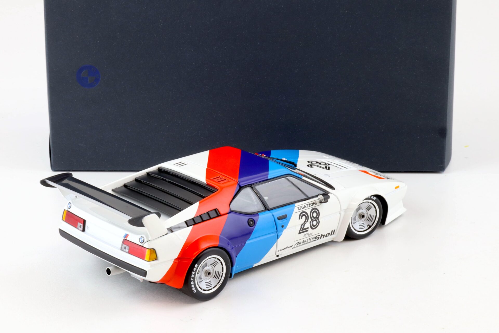 1:18 Minichamps BMW M1 Procar Clay Regazzoni #28 white/ blue/ red DEALER VERSION