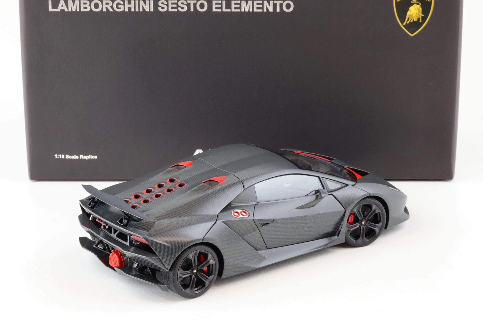 1:18 AUTOart Lamborghini Sesto Elemento Grey Carbon Fiber Pattern 74671
