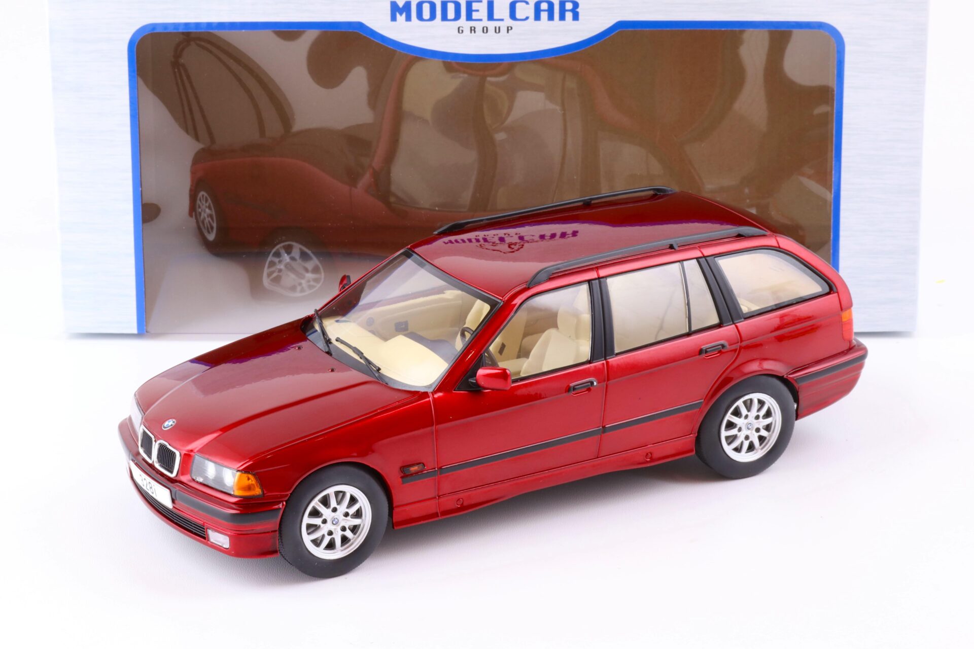 ID 78669 orig.jpg 1:18 MCG BMW 328i 3er (E36) Touring red metallic 1995