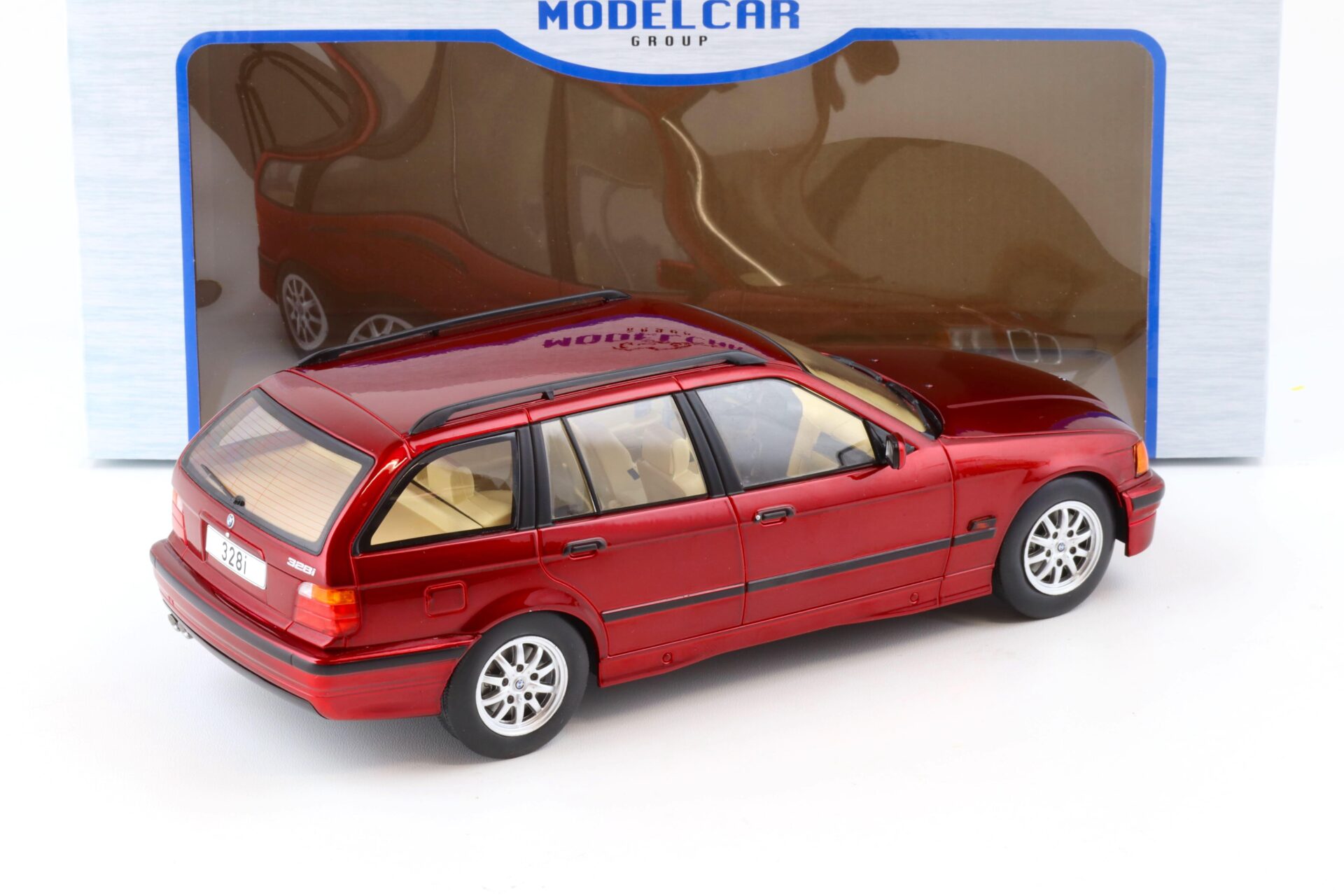 1:18 MCG BMW 328i 3er (E36) Touring red metallic 1995