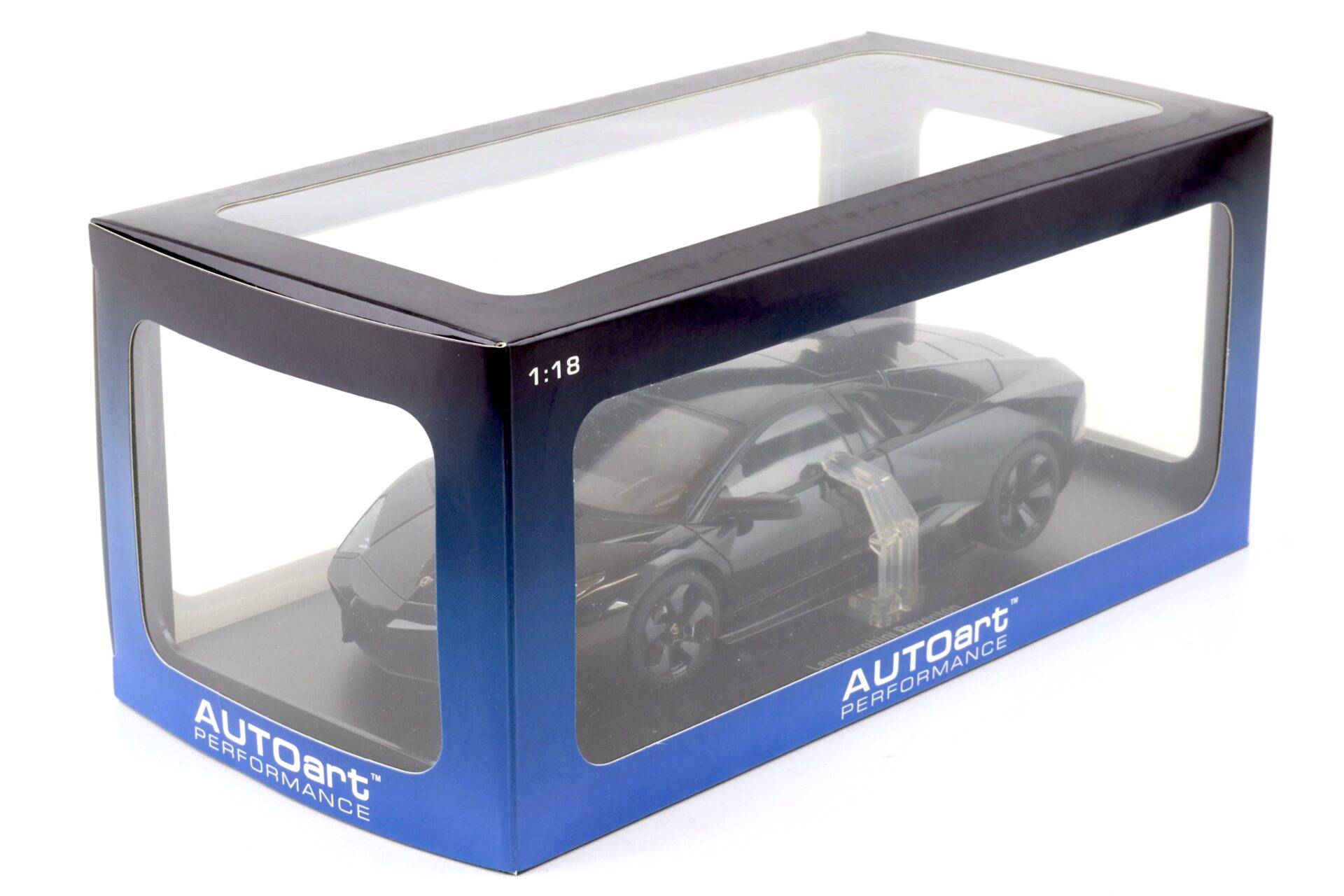 1:18 AUTOart Lamborghini Reventon black 74592
