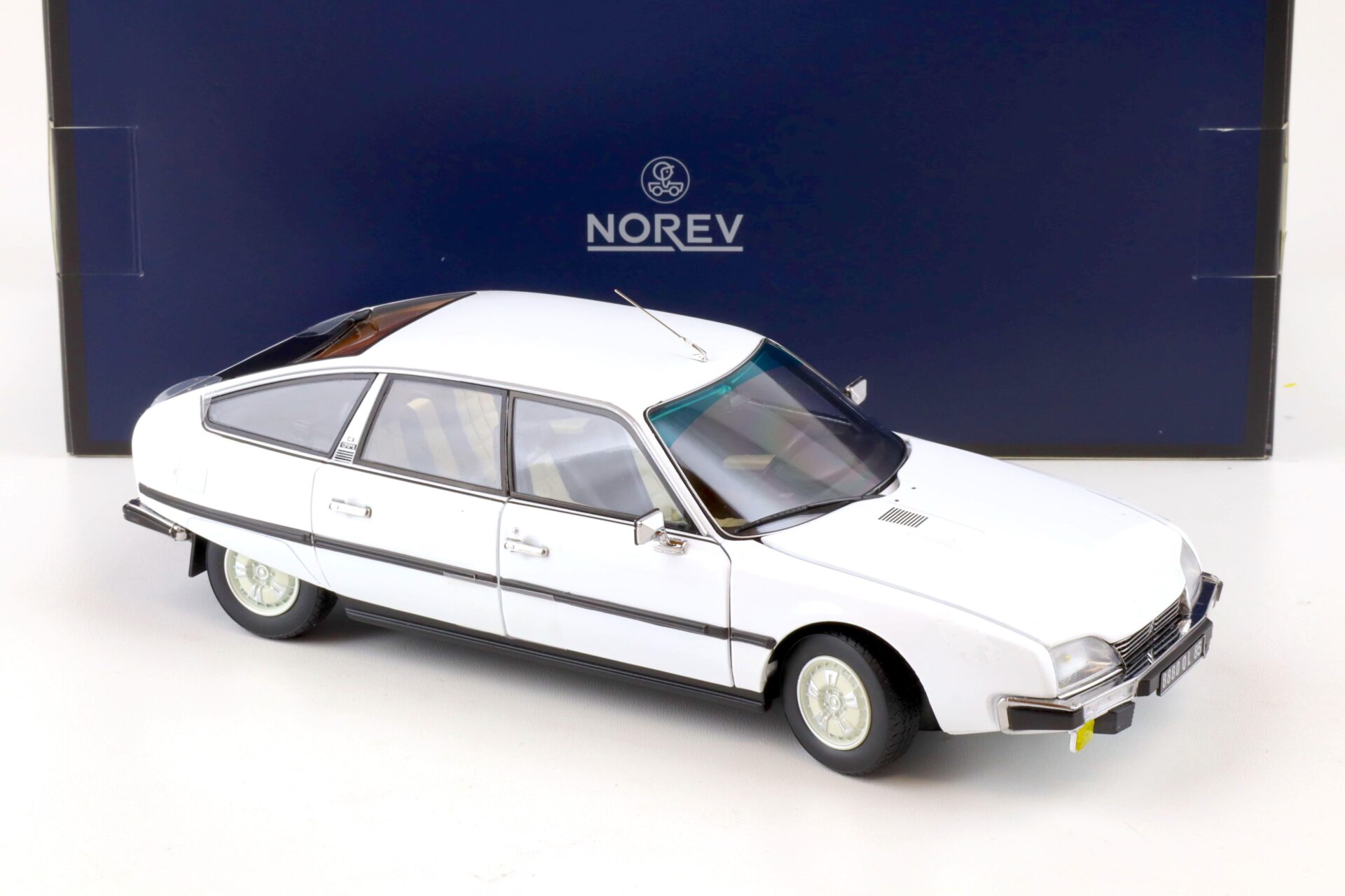 1:18 Norev Citroen CX 2400 GTI 1977 white - Limited 300 pcs.
