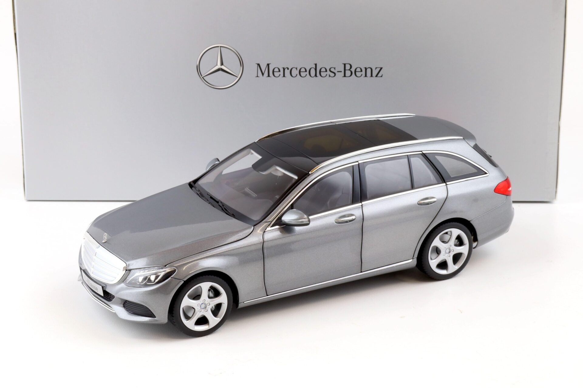 1:18 Norev Mercedes C-Klasse T-Modell W205 palladium silver DEALER VERSION
