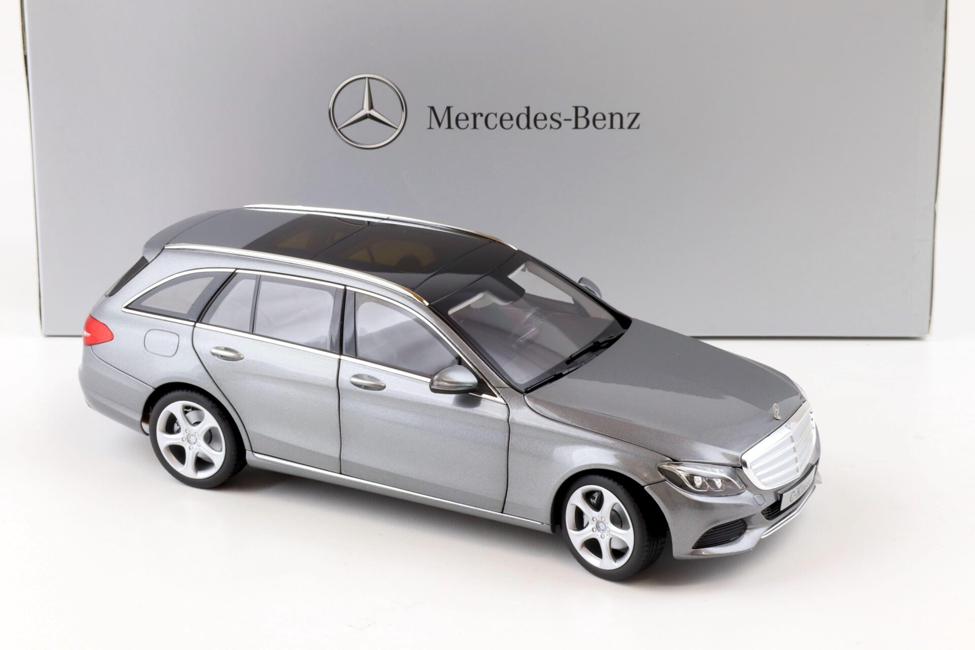 1:18 Norev Mercedes C-Klasse T-Modell W205 palladium silver DEALER VERSION