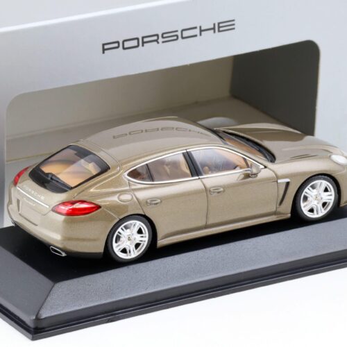 1:43 Minichamps Porsche Panamera 4 topas brown metallic WAP DEALER