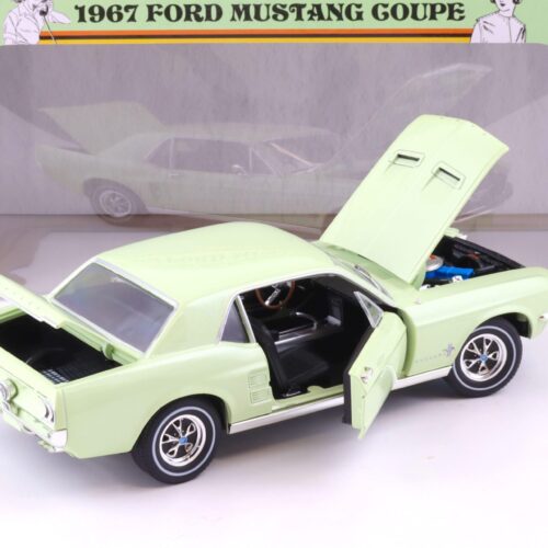 1:18 Greenlight 1967 Ford Mustang Coupe The She Country Mustang Limelite green