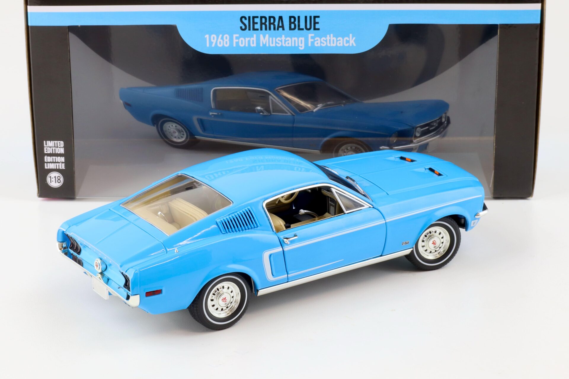 1:18 Greenlight 1968 Ford Mustang Fastback Coupe Sierra blue