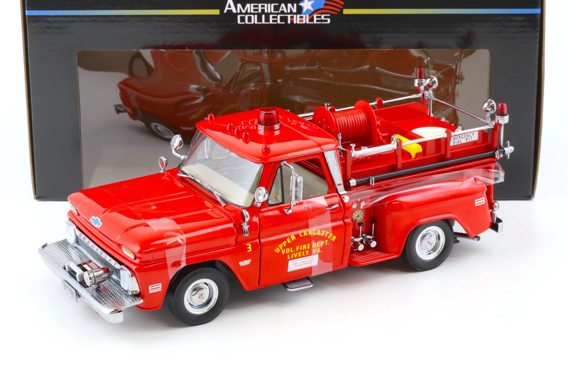 ID 80042 orig.jpg 1:18 Sun Star 1965 Chevrolet C-20 Fire Truck Upper Lancaster red