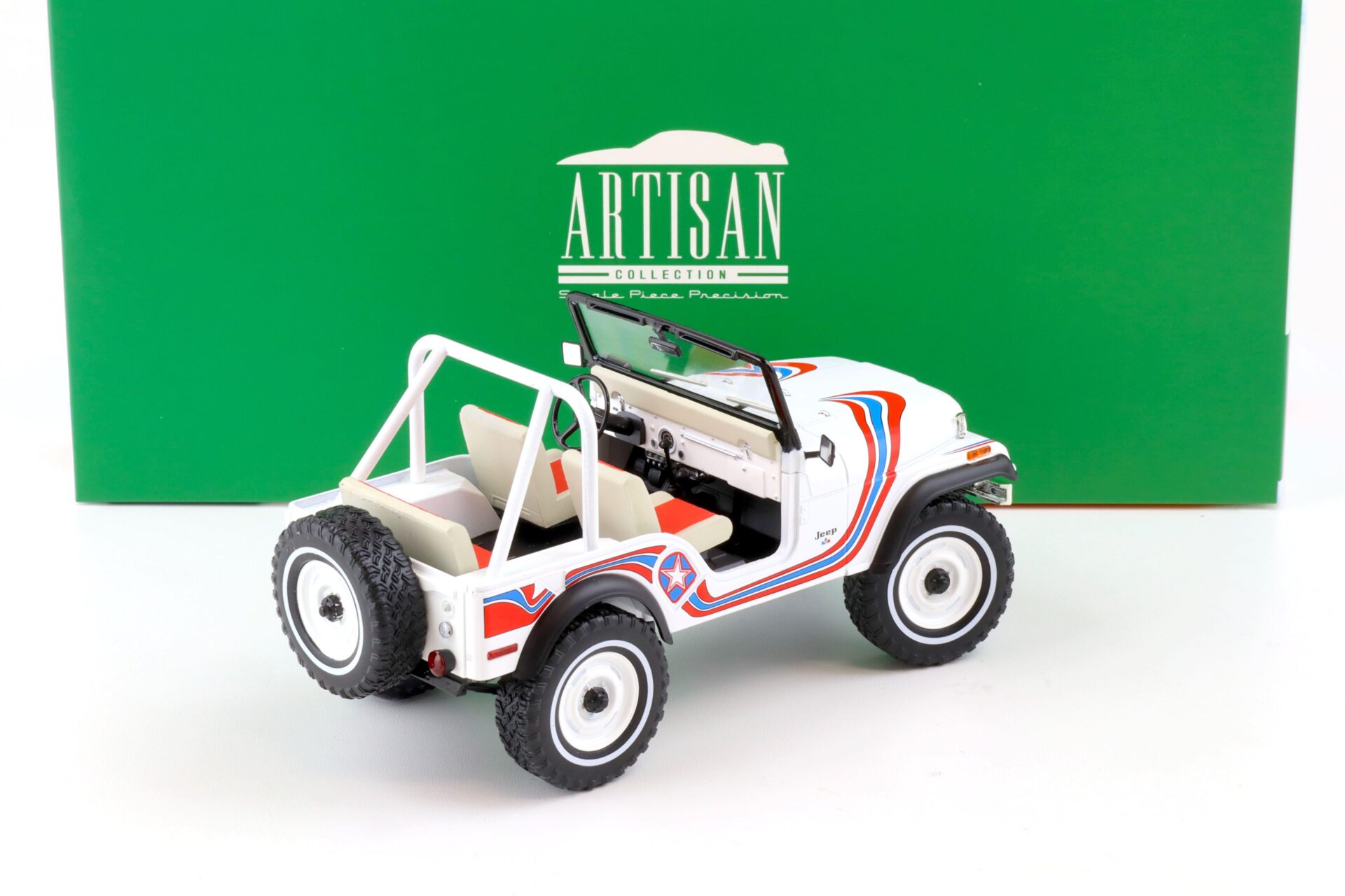 1:18 Greenlight 1973 Jeep CJ-5 SUPER JEEP white/ red/ blue