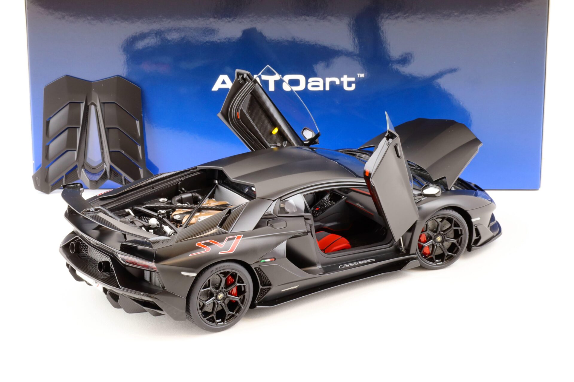 1:18 AUTOart Lamborghini Aventador SVJ 2019 Nero Nemesis/ matt black