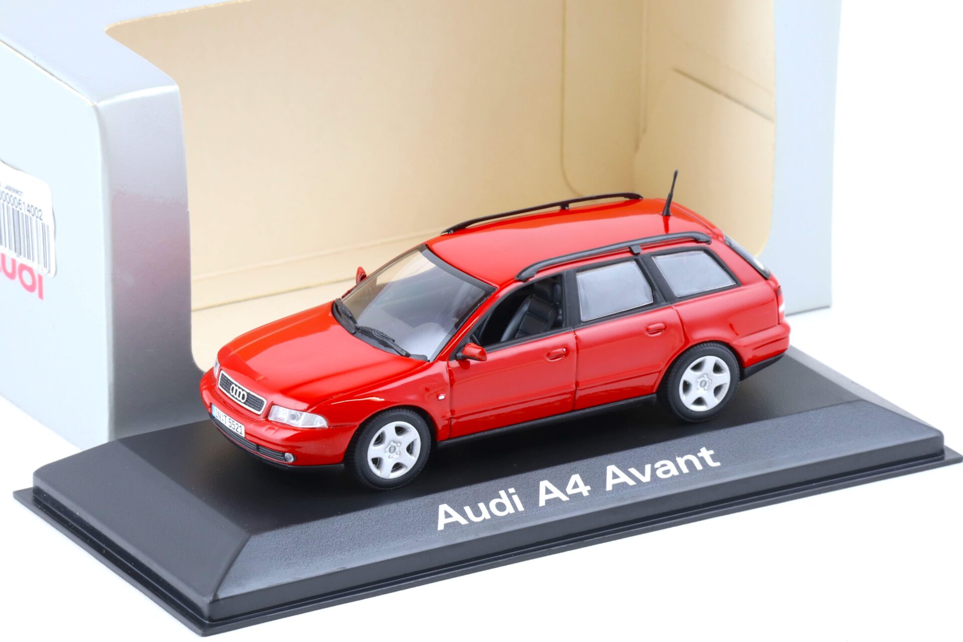 ID 80348 orig.jpg 1:43 Minichamps Audi A4 (B5) Avant Laser red DEALER VERSION