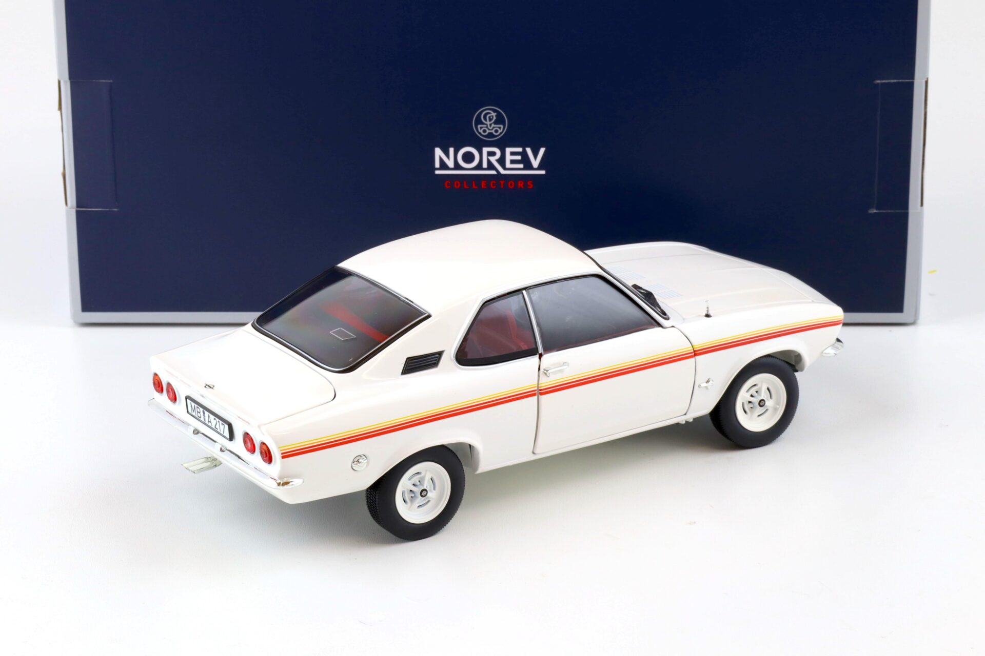 1:18 Norev Opel Manta A Coupe "SWINGER" 1975 white