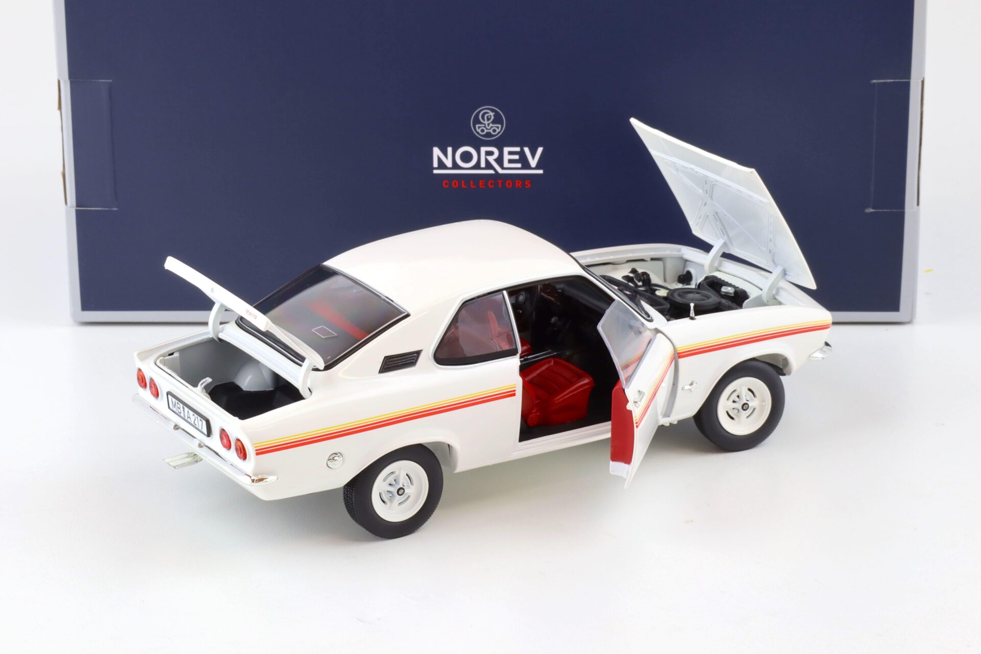 1:18 Norev Opel Manta A Coupe "SWINGER" 1975 white