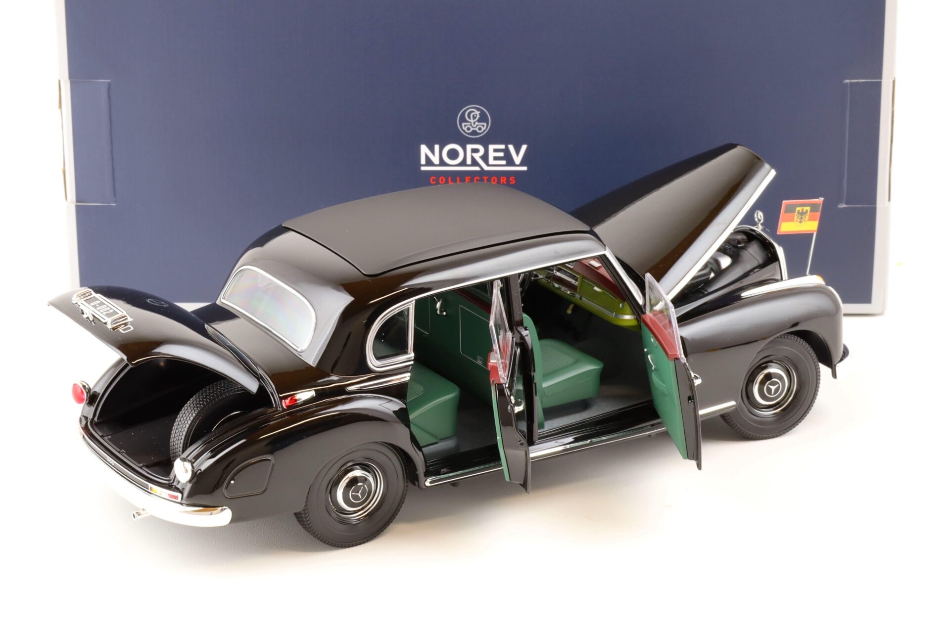 1:18 Norev Mercedes 300 (W186) Konrad Adenauer 1955 black