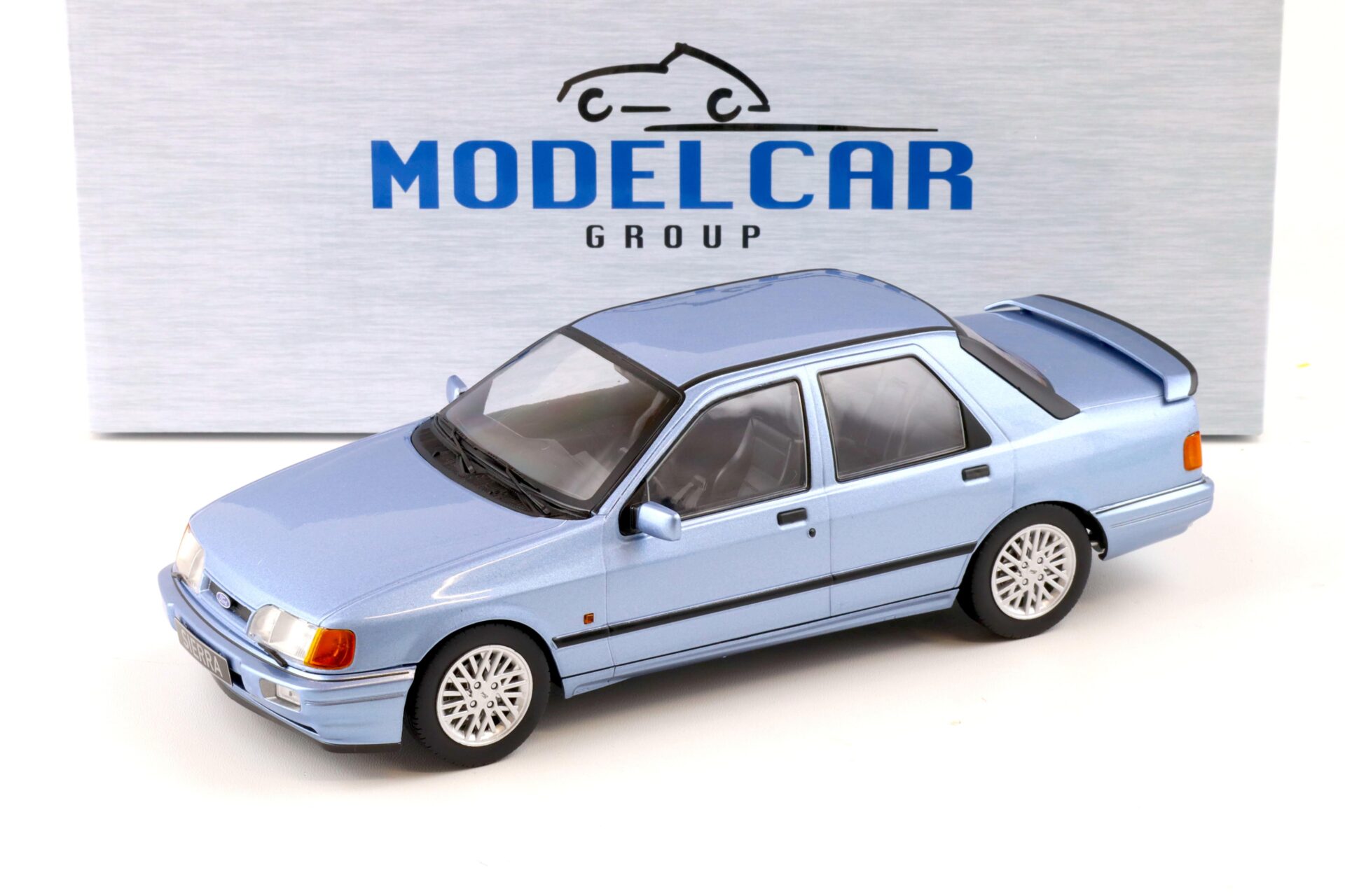 1:18 MCG Ford Sierra Cosworth blue metallic