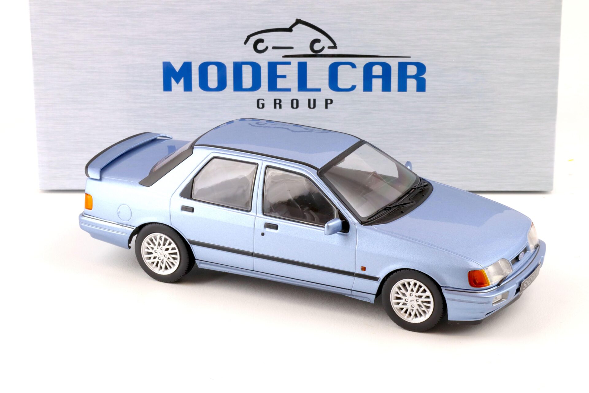 1:18 MCG Ford Sierra Cosworth blue metallic