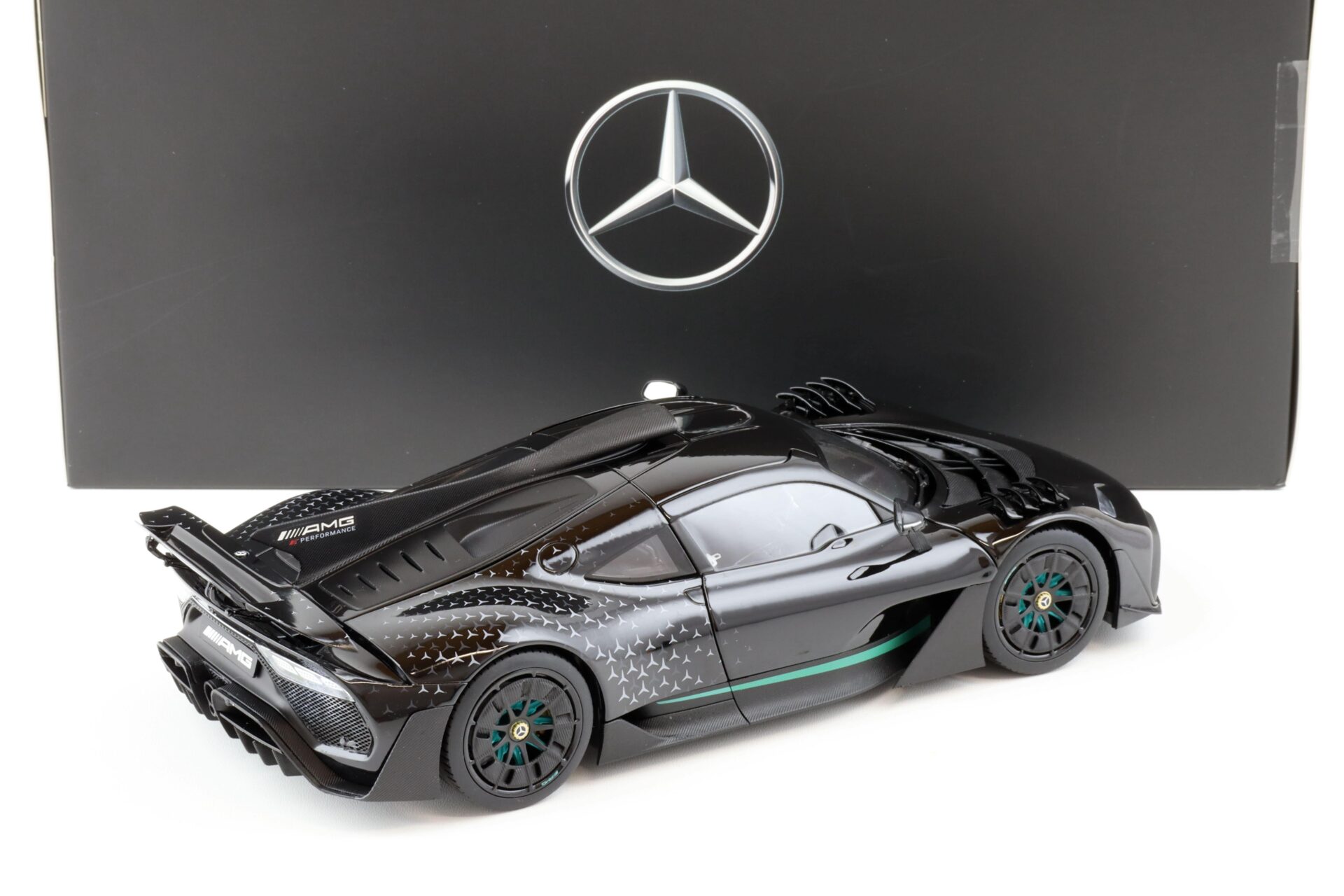 1:18 NZG Mercedes AMG ONE (C298) hyper black 2022 DEALER VERSION