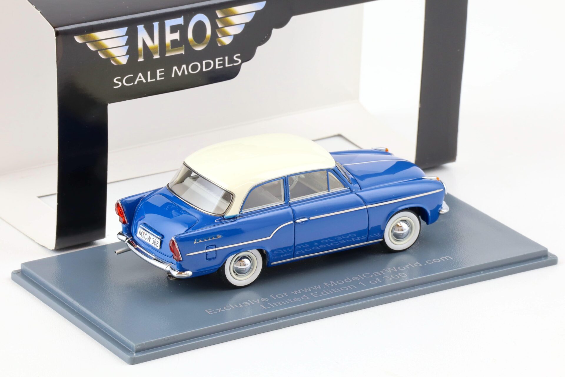 1:43 NEO Goliath Hansa 1100 Limousine blue/ white MCW Limited 300 pcs.