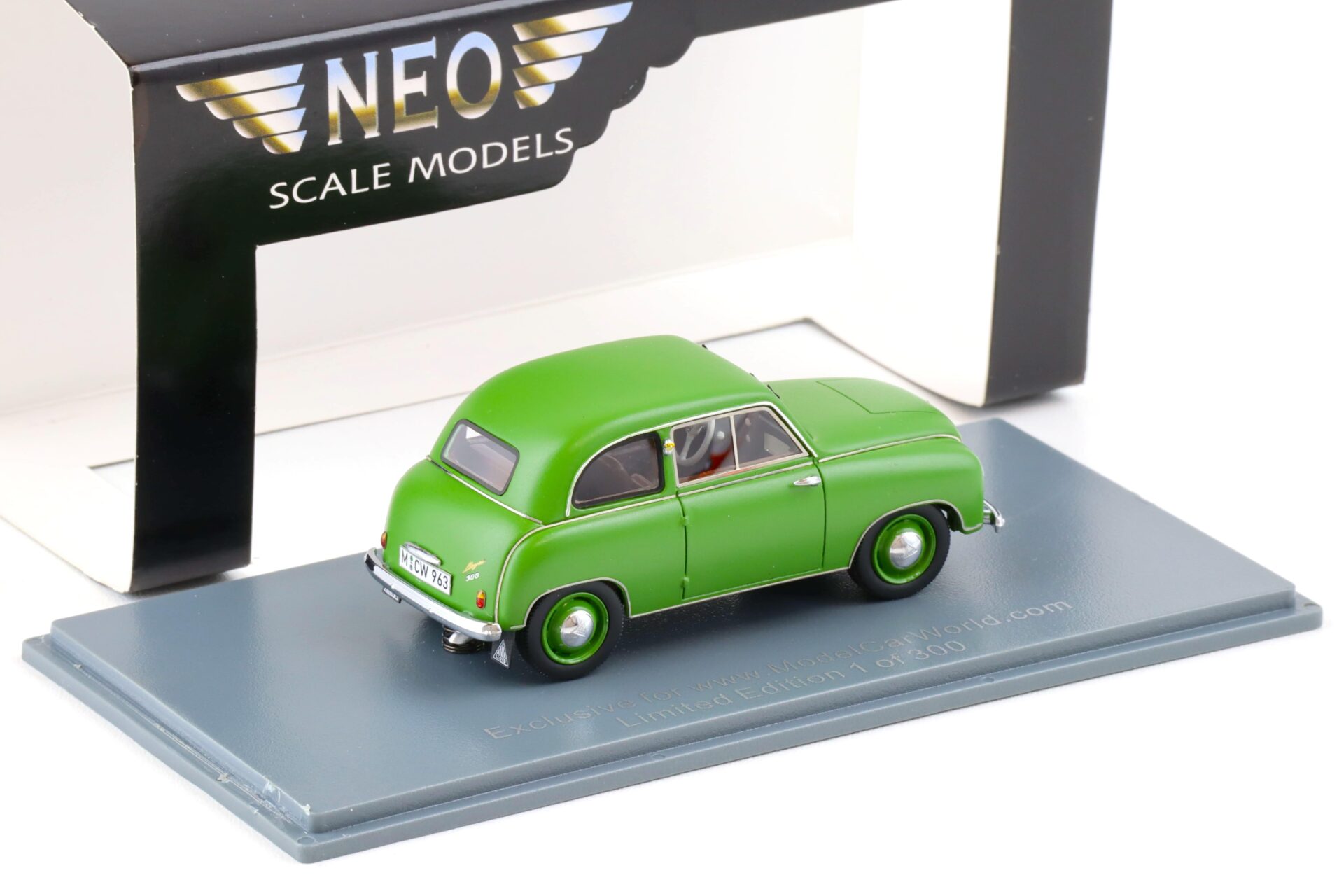 1:43 NEO Lloyd LS 300 matt green MCW Limited 300 pcs.