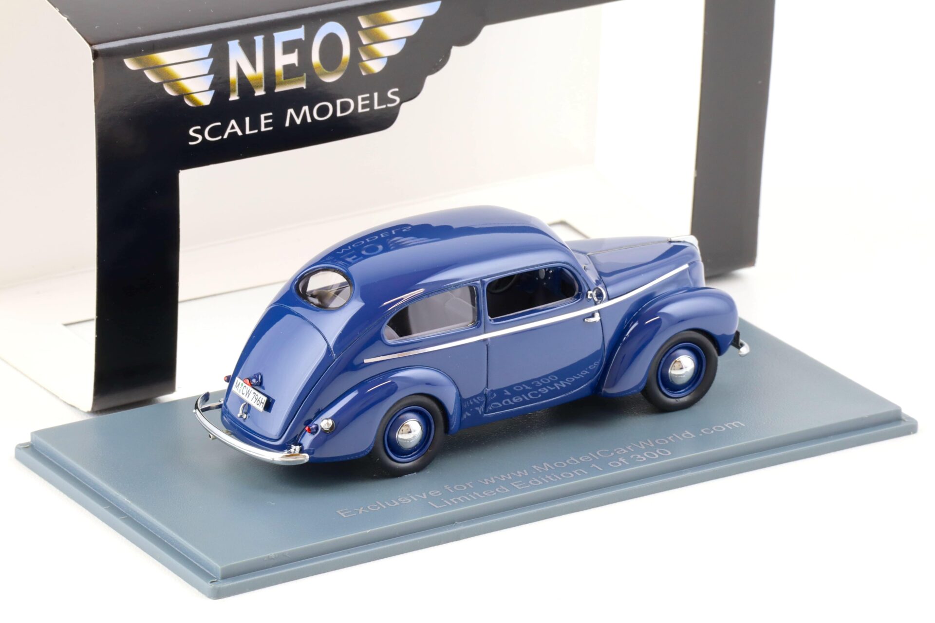 1:43 NEO Ford Taunus G93A (Buckel Taunus) dark blue MCW Limited 300 pcs.