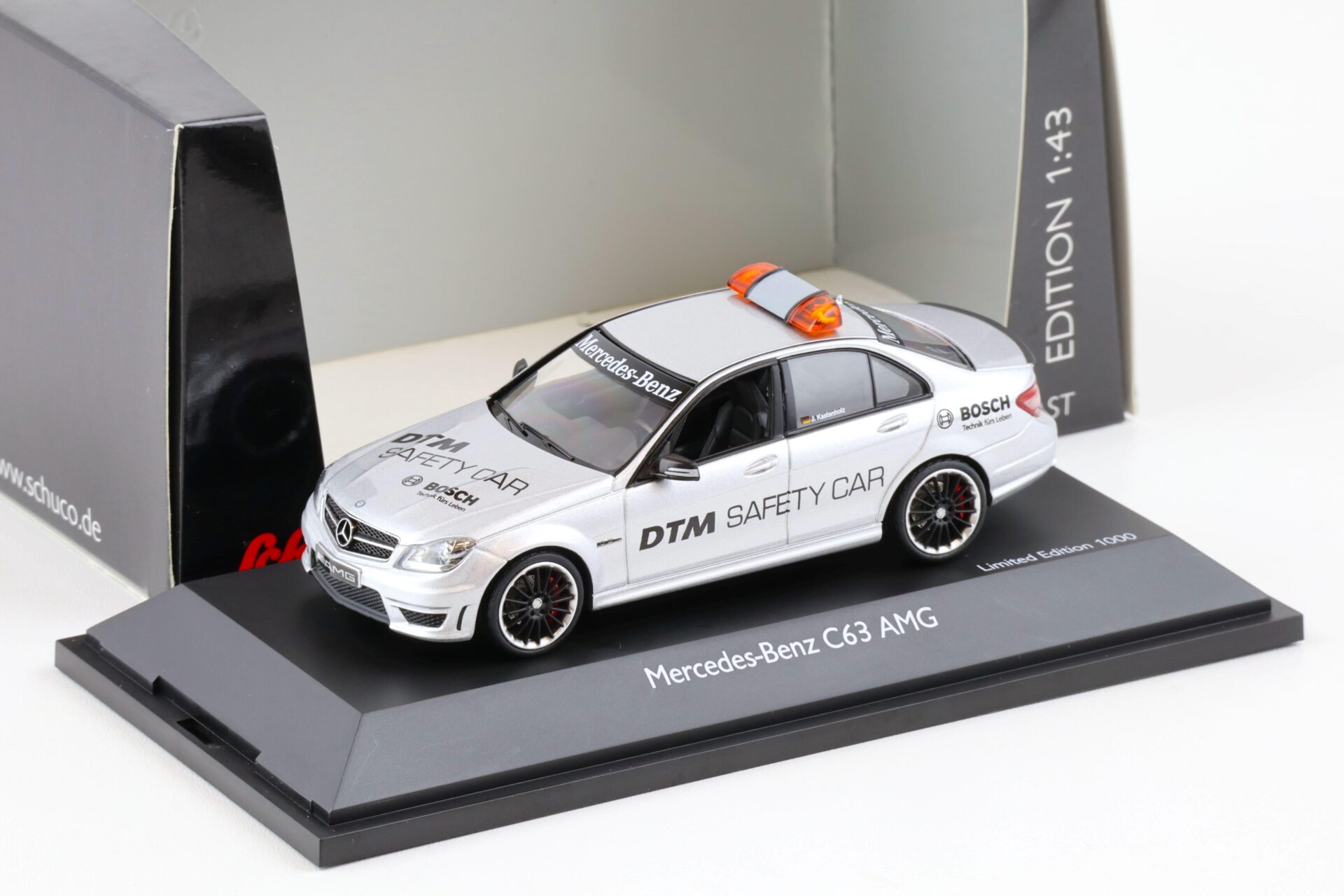 ID 80853 orig.jpg 1:43 Schuco Mercedes C63 AMG (W204) Limousine Mopf DTM Safety Car 2011